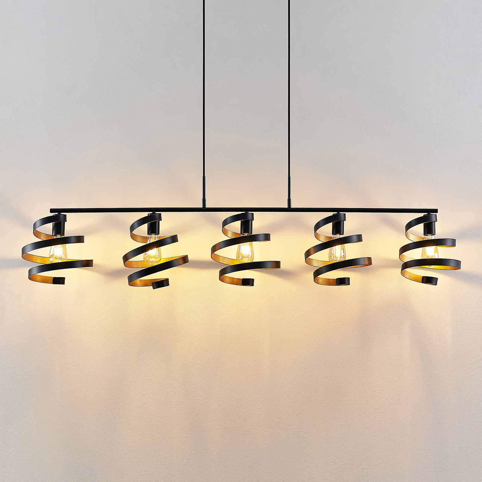 Lindby Colten hanglamp, 5-lamps, zwart, goud