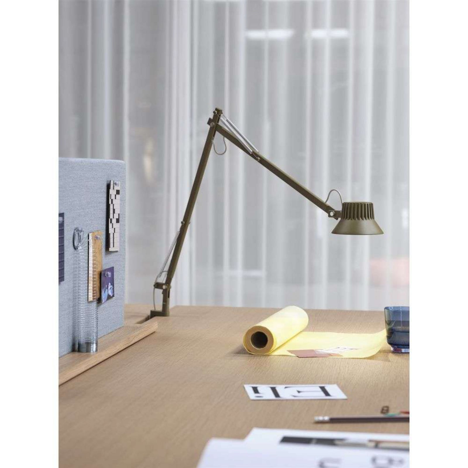 Dedicate Bordlampe w/Clamp L2 Brown Green Muuto - Kontor / arbejdsværelse - Aluminium