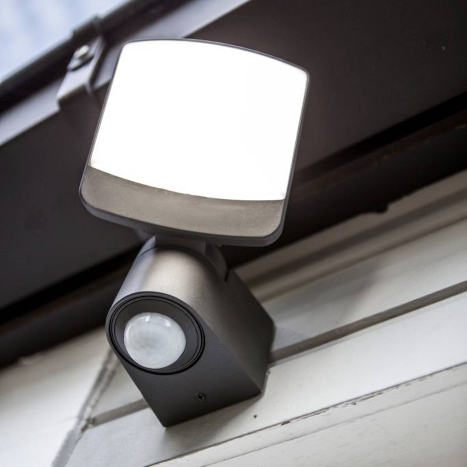 Lutec Lutec Sunshine Led Sensor-activated Outdoor Wall Spotlight, 15 Cm, Dark Grey, Ip44 