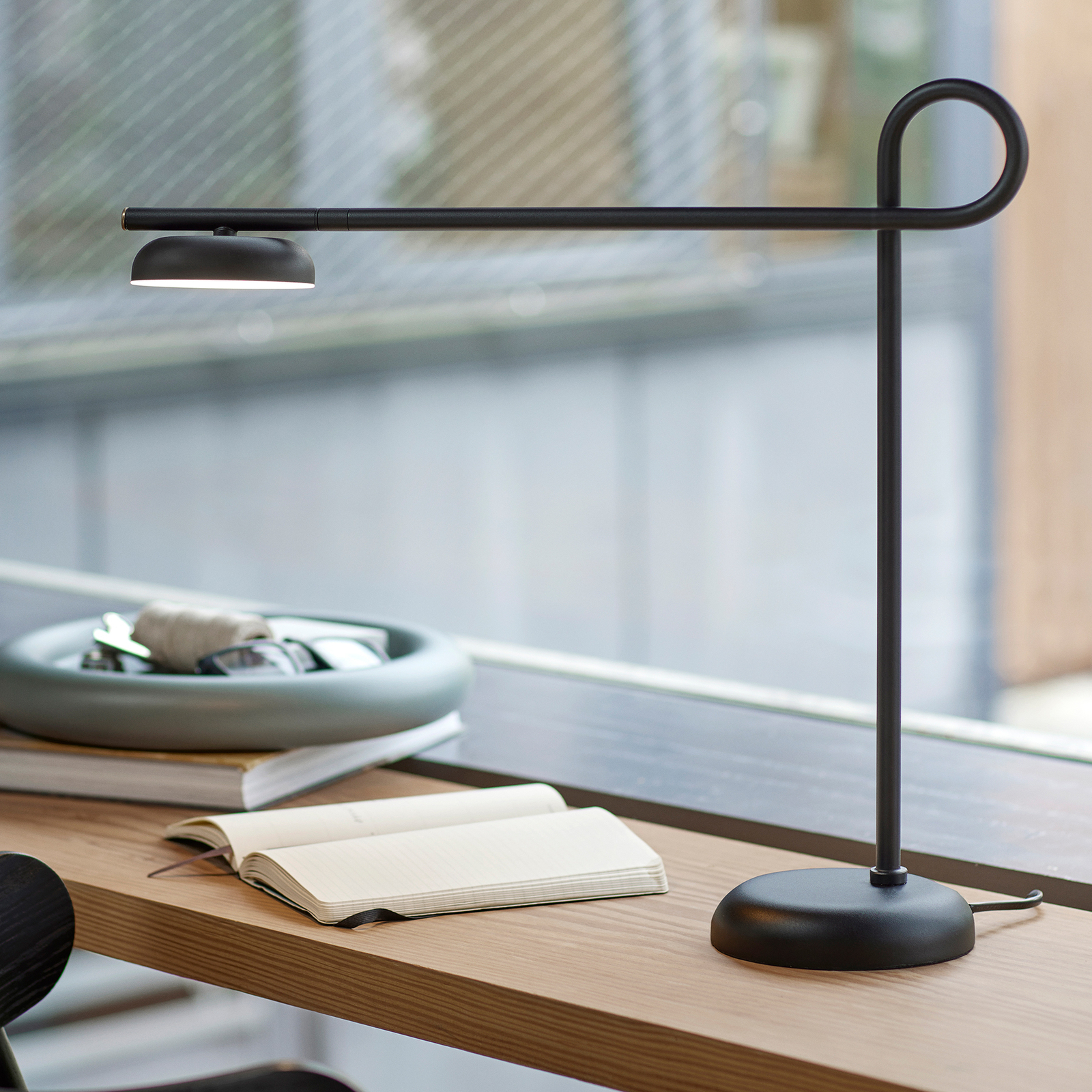 Northern Salto LED-bordlampe, UK-stik