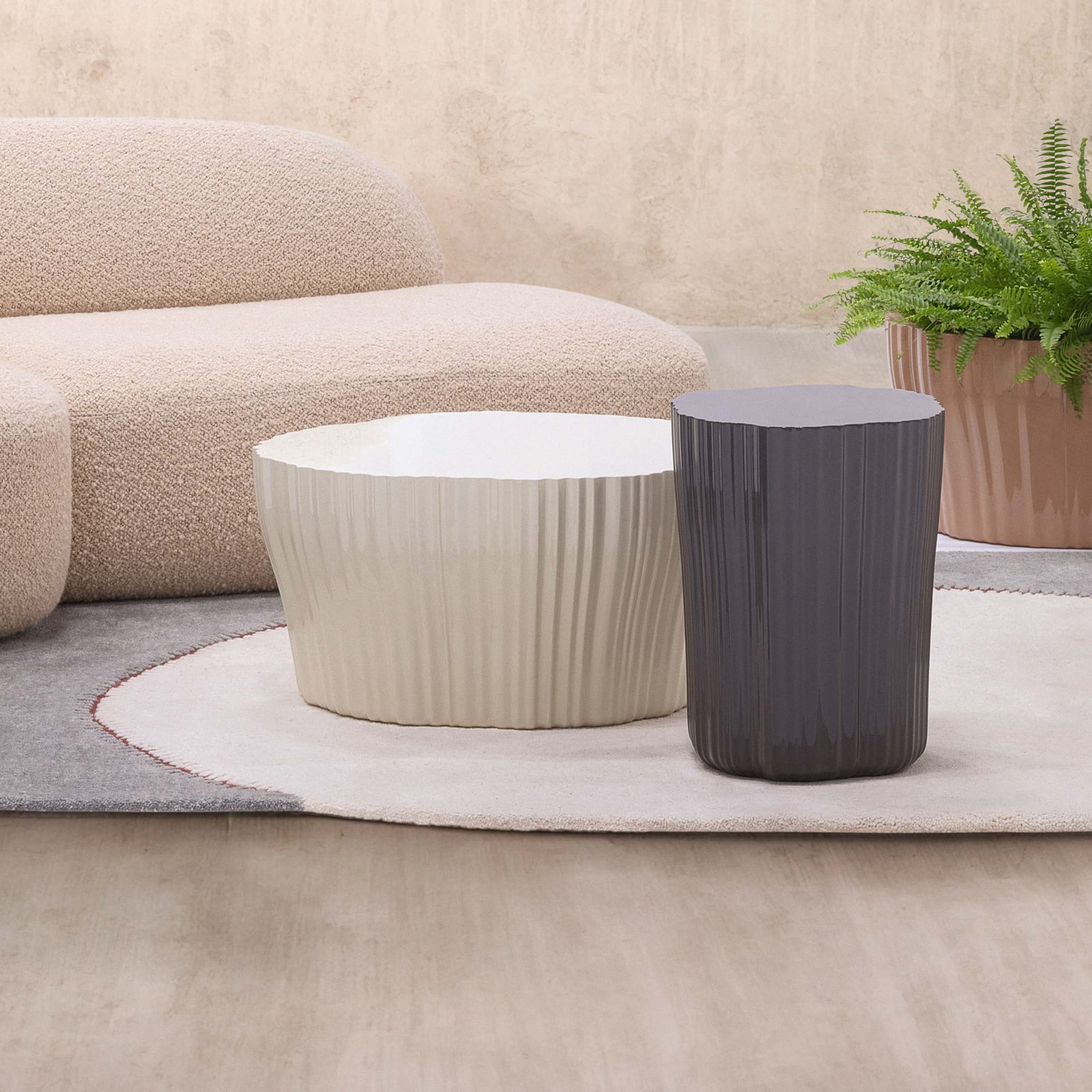 Corteza side table, cream, height 36 cm - Kartell