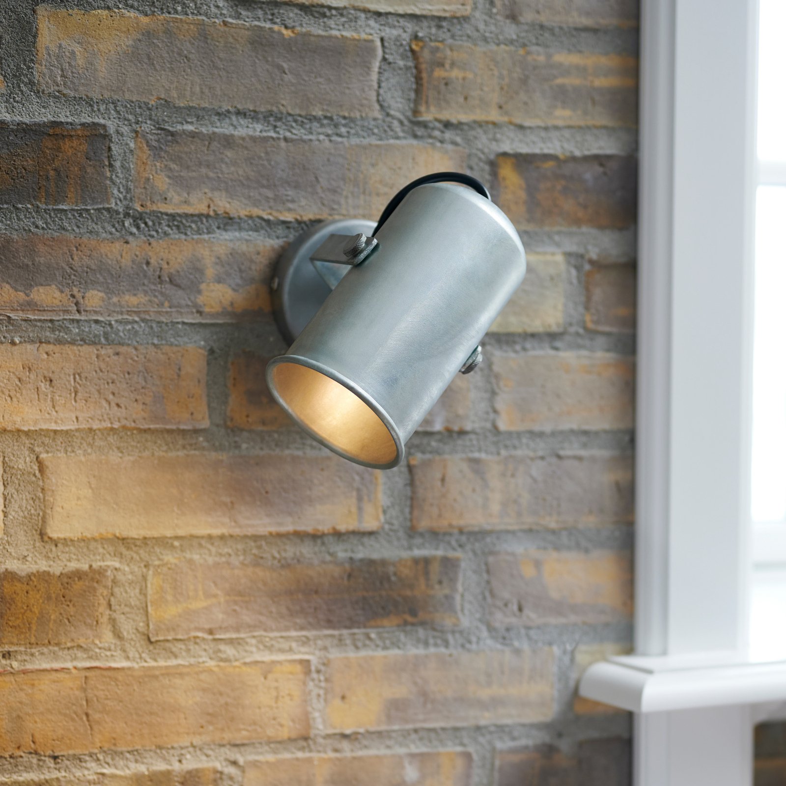 Porter fali lámpa ipari stílusban, konnektorral
