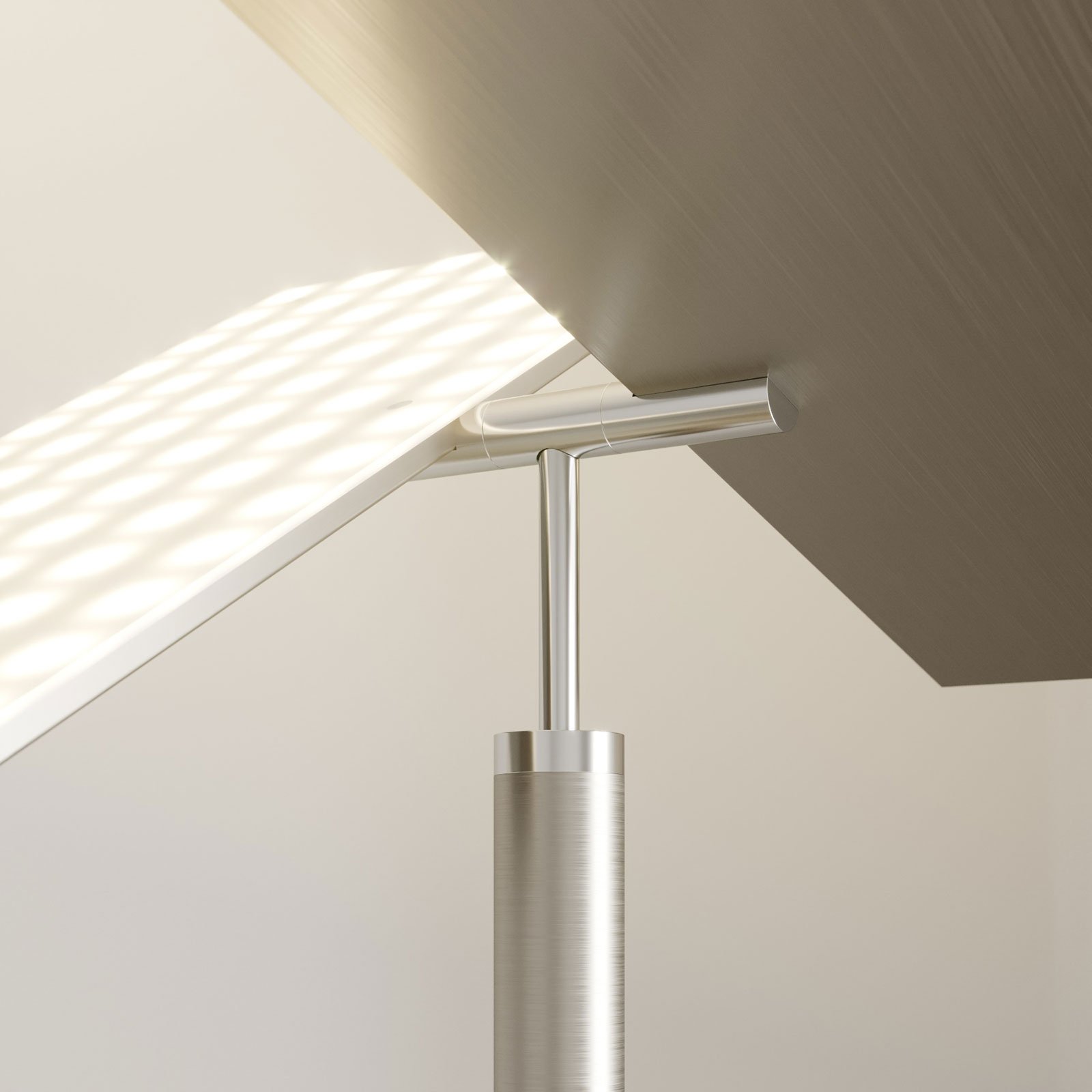 Lucande LED-uplight-golvlampa Parthena, nickel