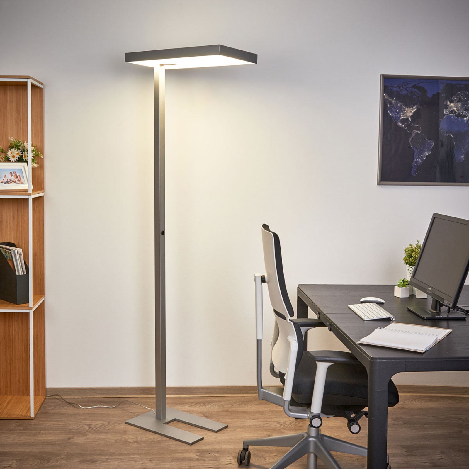 Kancelářská LED stojací lampa Nora, snímač, 50 W