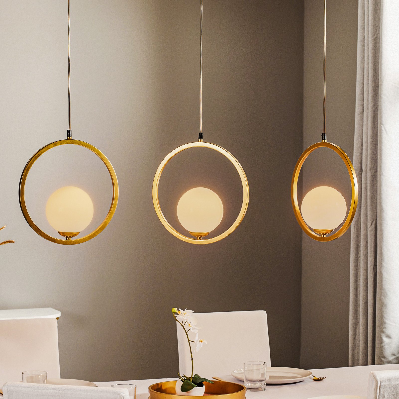 Eko-Light Lampă suspendată Vienna sticlă opală alamă 3 becuri - Camera de zi / sufragerie - alamă opal - Metal