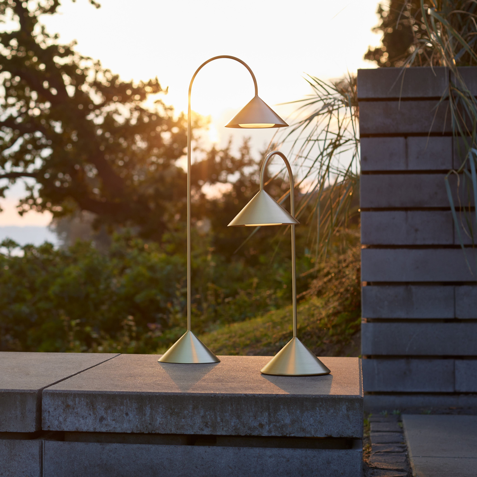 Grasp Portable Floor Lamp H72 Solid Brass - Frandsen