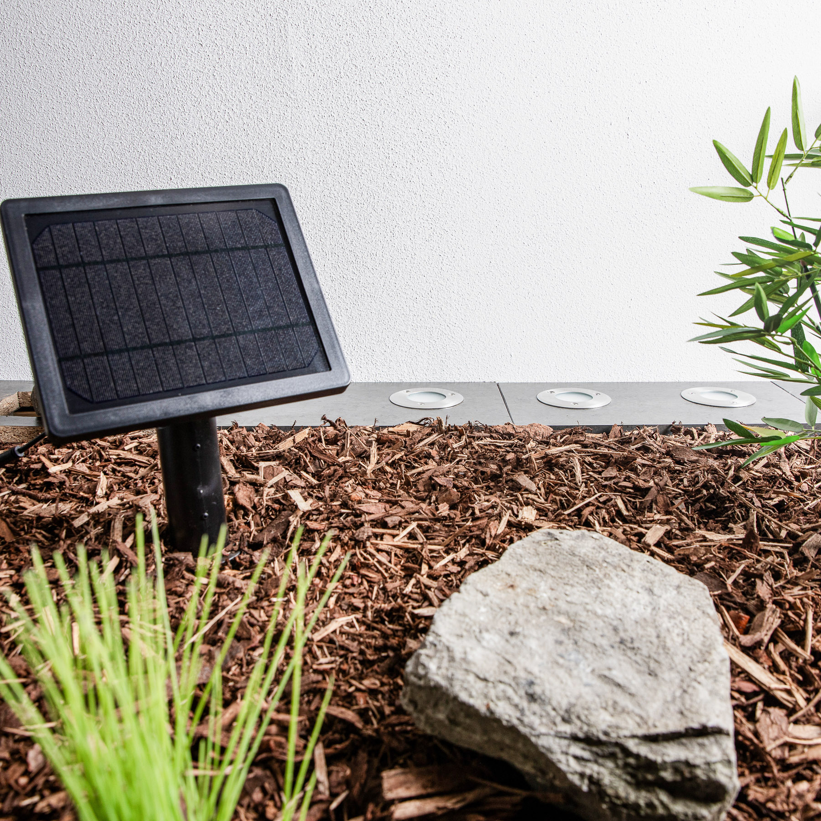 Lindby Guilio-LED-maavalo aurinkokäyttöinen, 3 kpl
