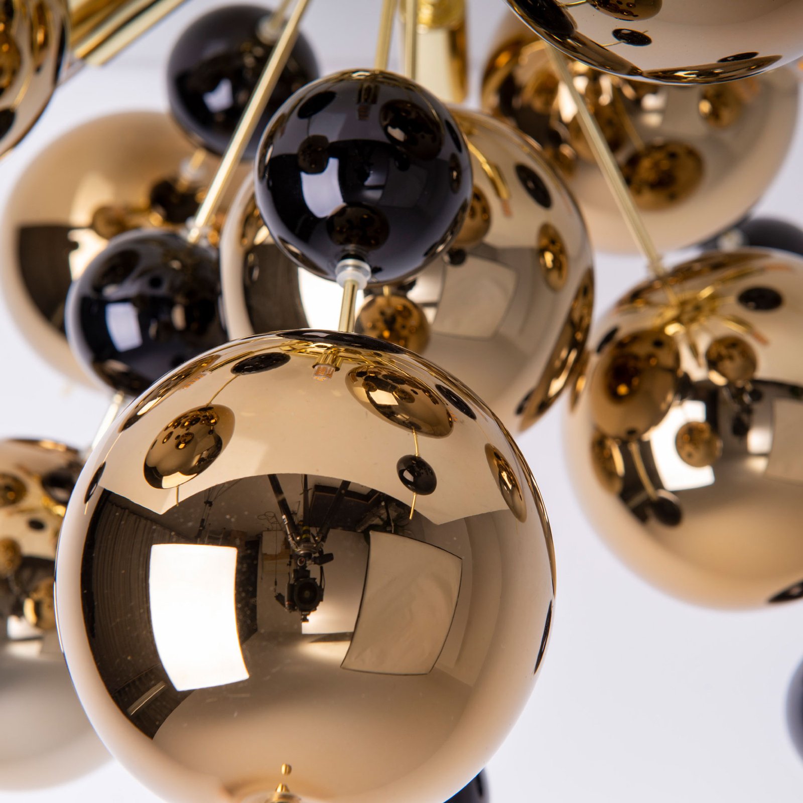 Explosion ceiling light with golden globes