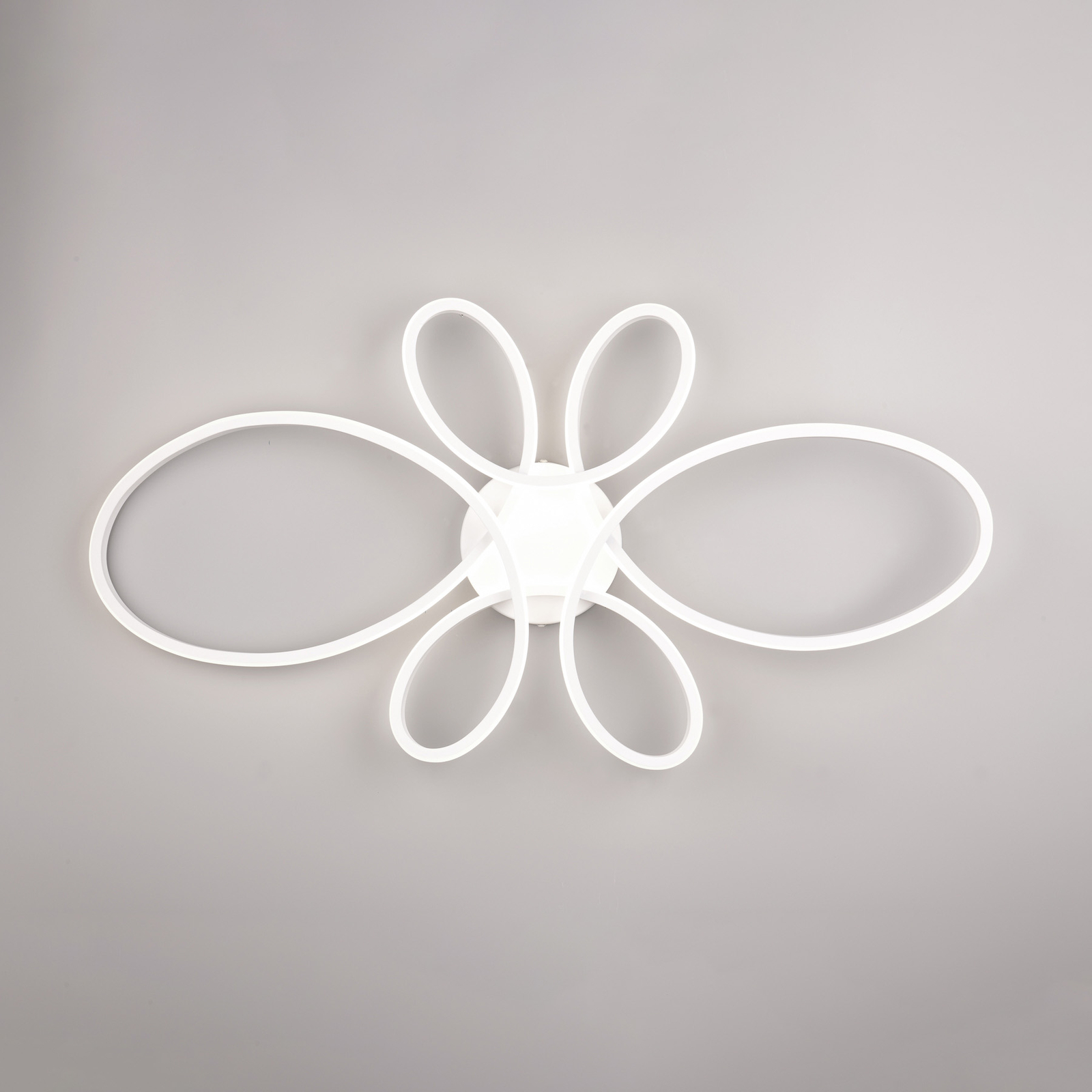 LED-Deckenleuchte Fly, weiß matt, 4.000 K, 83 cm x 45 cm