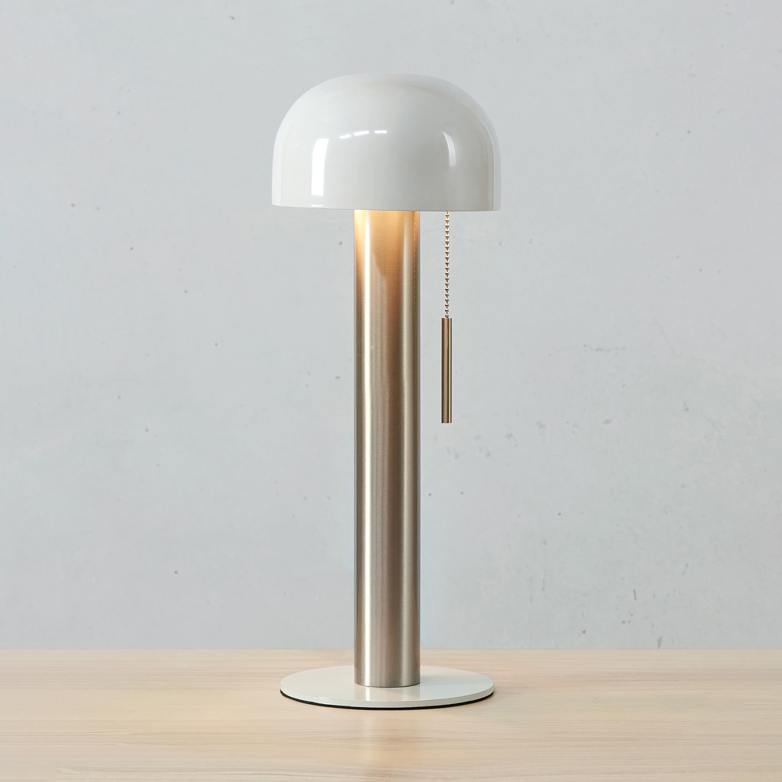 Metalowa lampa stołowa Costa, biały/nikiel