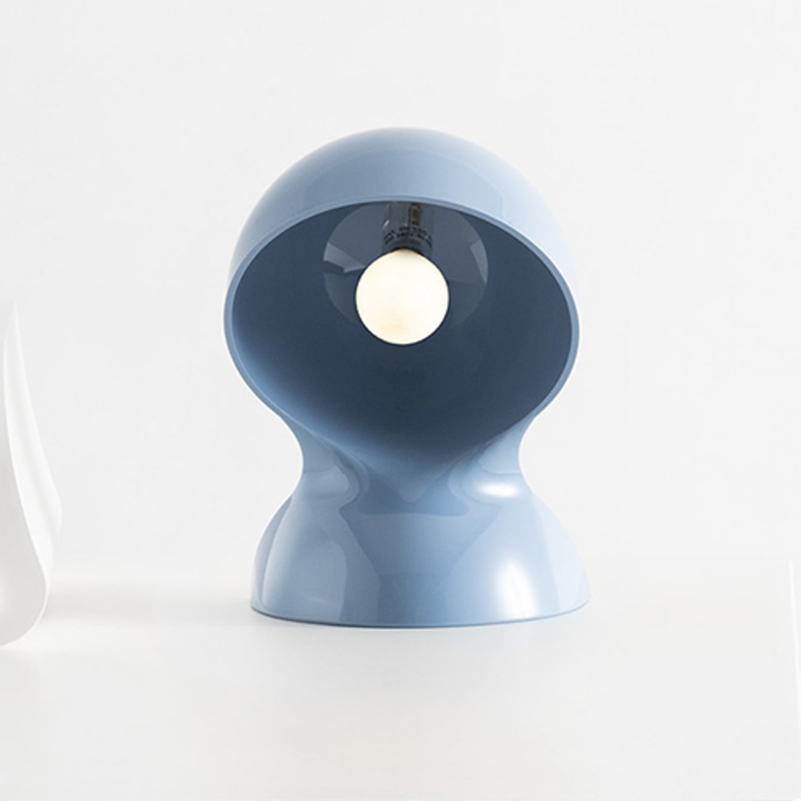 Lámpara de mesa Dalù de Artemide, azul claro, altura 26 cm, E14