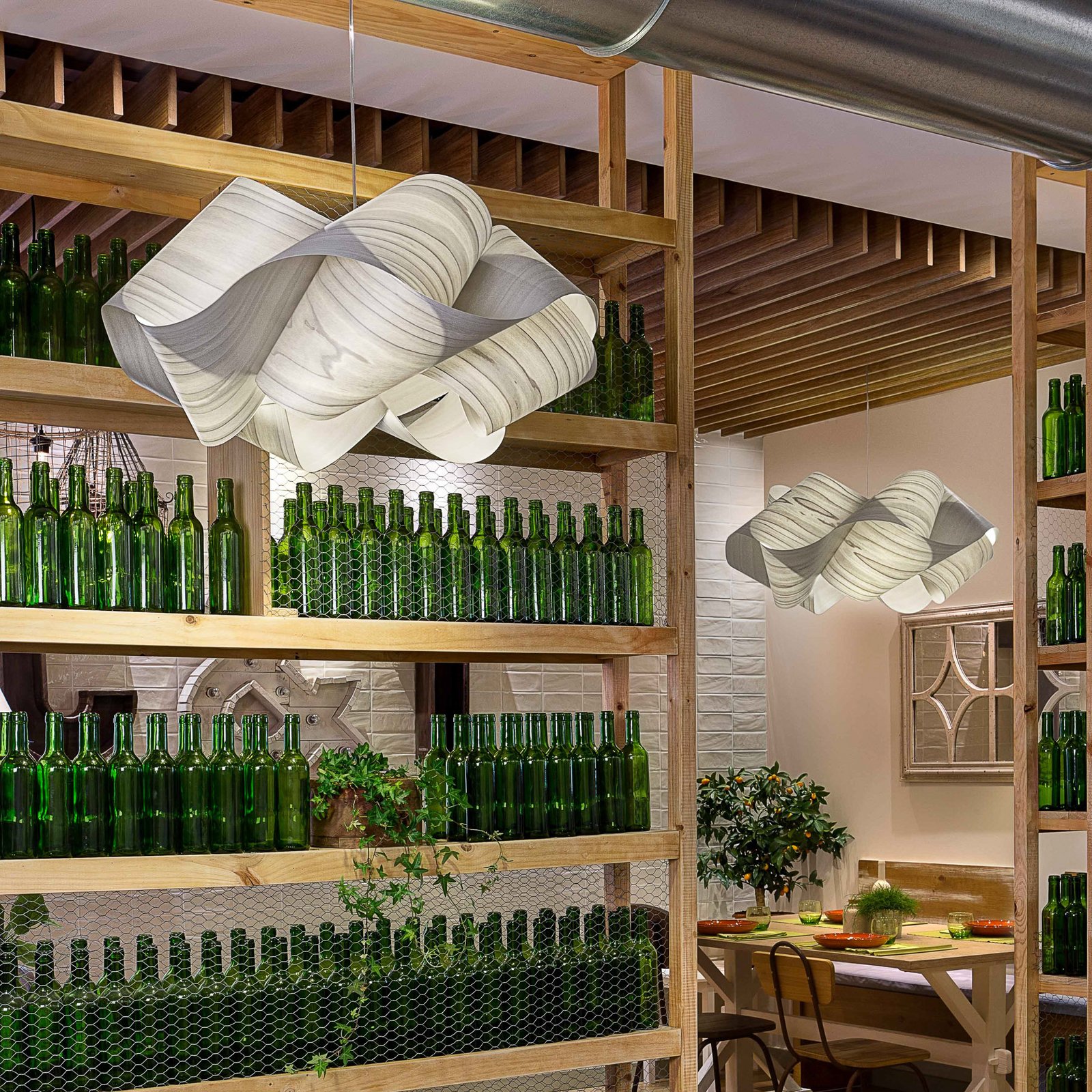 LZF hengelampe Swirl, grå/nikkel, Ø 54 cm, tre