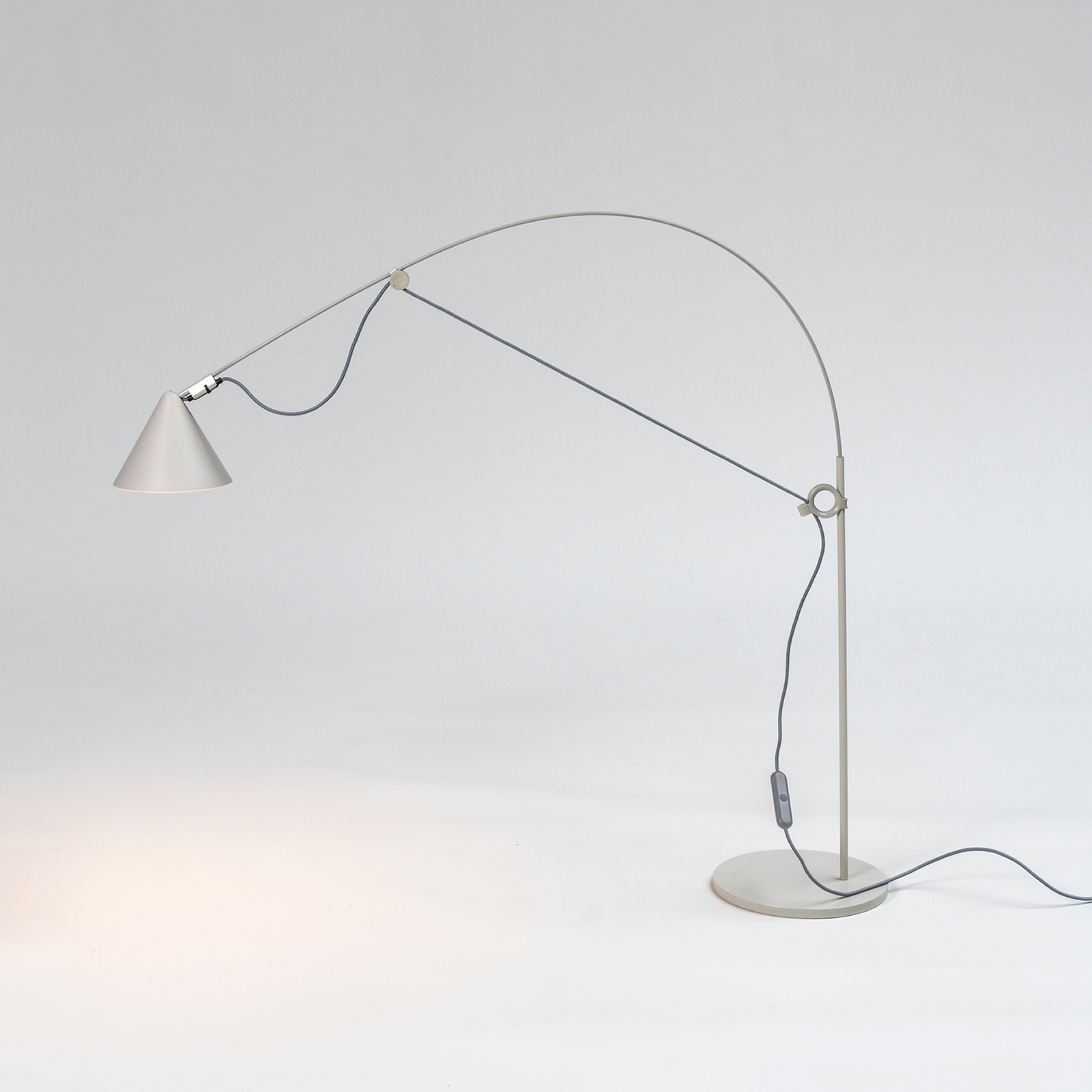 midgard AYNO S lampe de table grise/grise 4 000 K