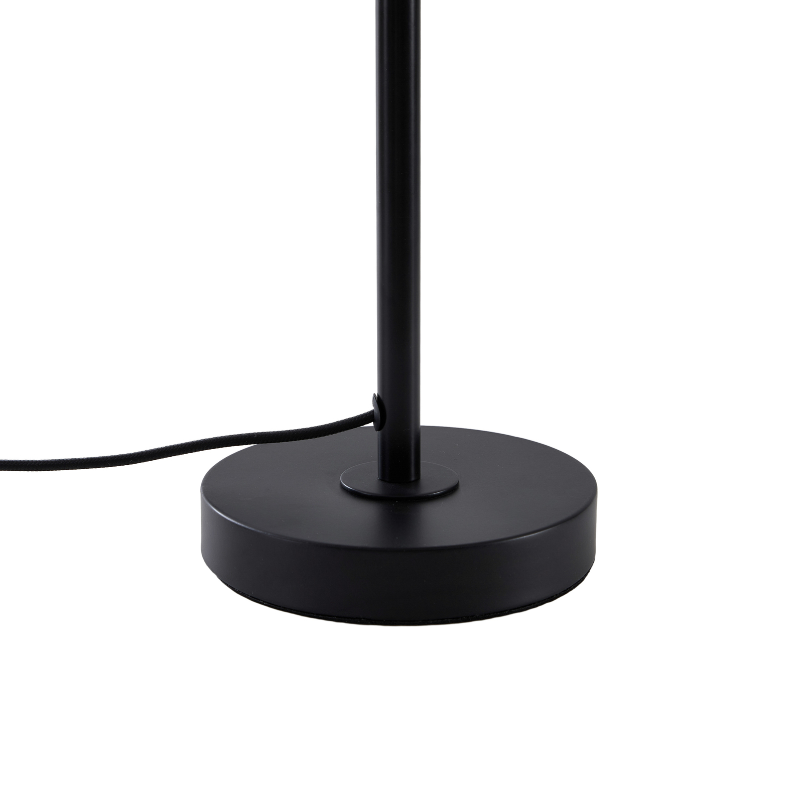 Lindby table lamp Nerys, black, bamboo, Ø 28 cm