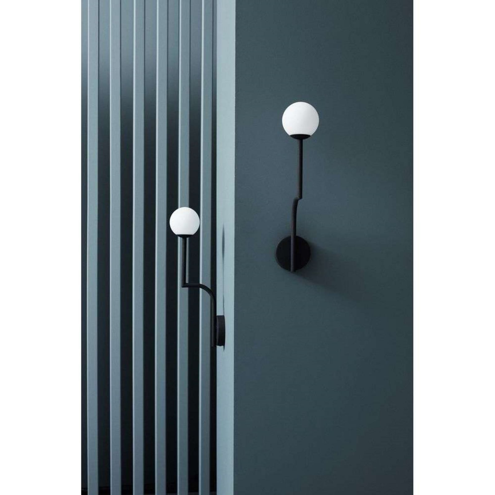 Mobil 46 Wandleuchte Hardwired Brass/Opal Pholc - Wohnzimmer - Metall