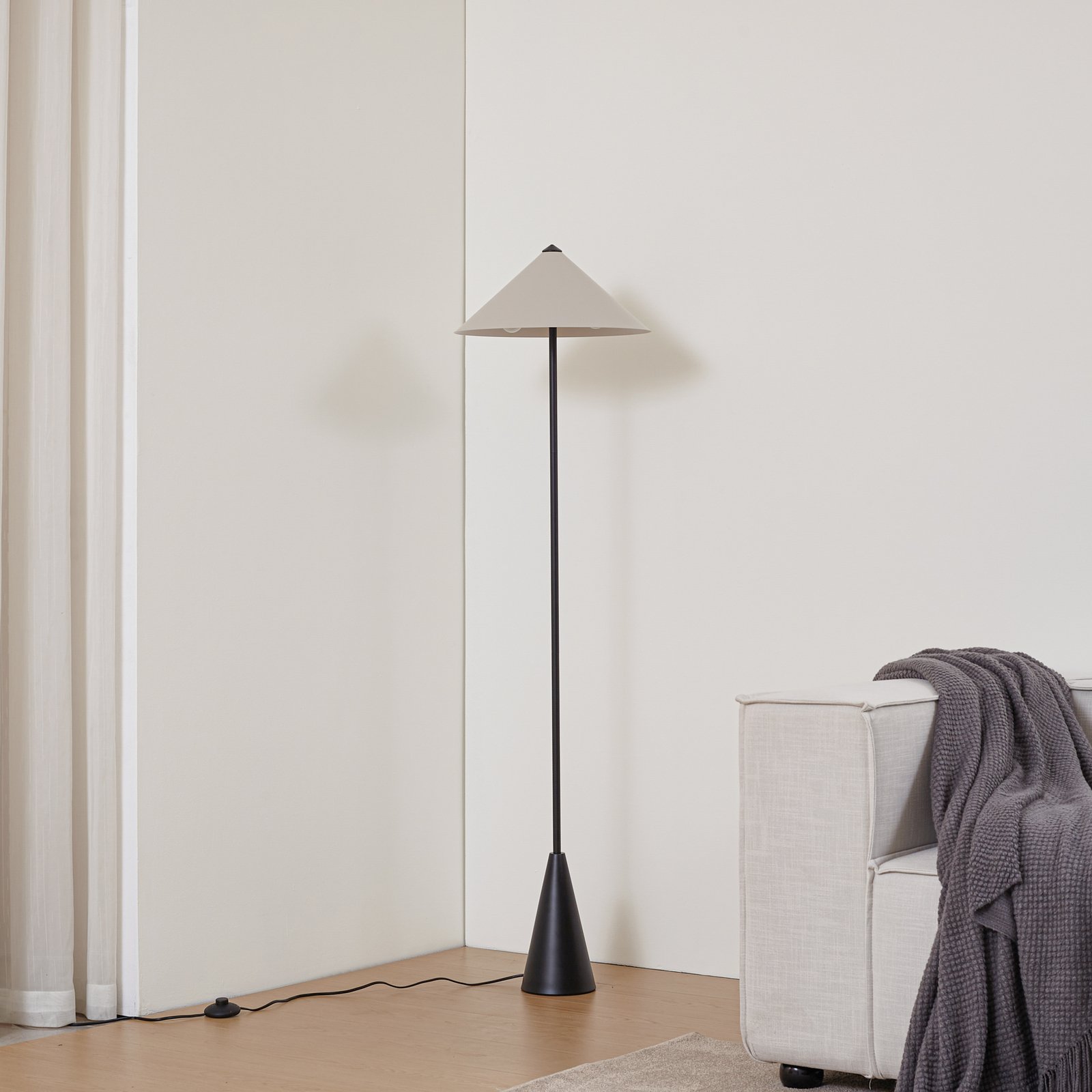 Lindby põrandalamp Norvik, kõrgus 150 cm, must/hall, metall