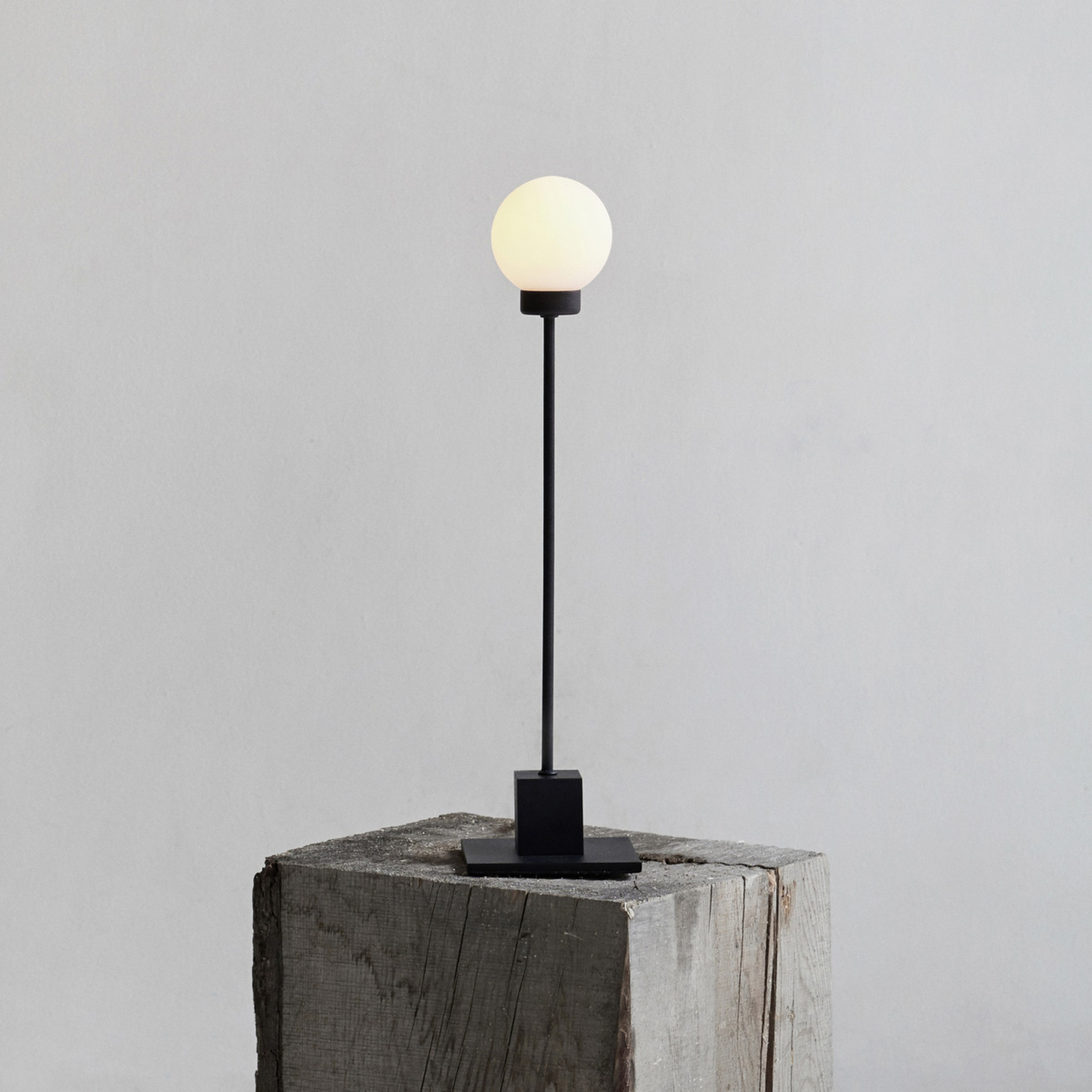 Northern Snowball lámpara de mesa, negro