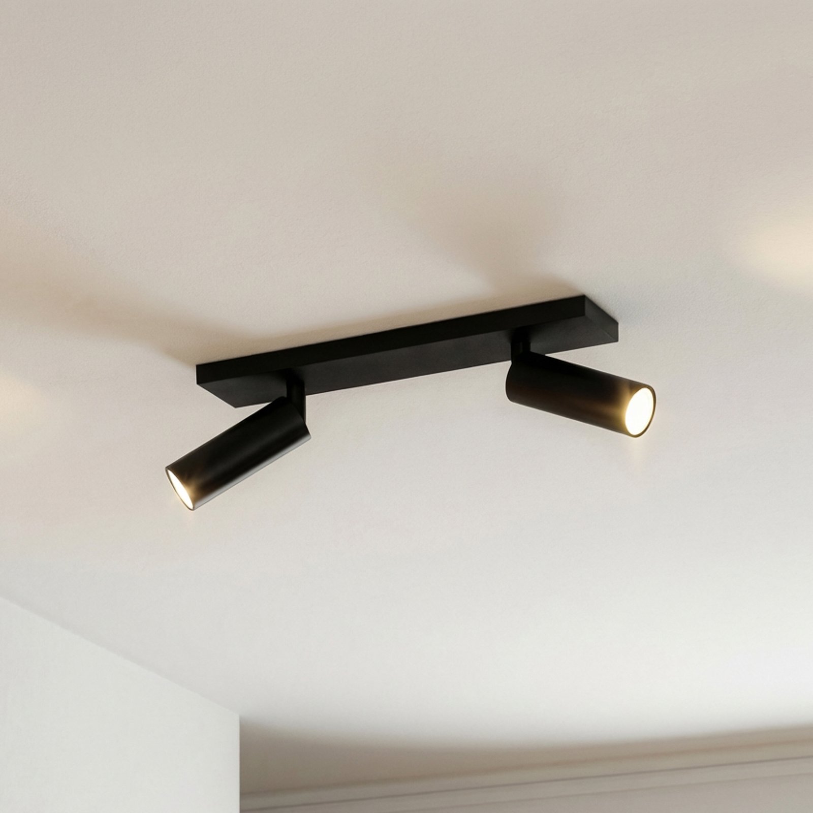 Arcchio lubų šviestuvas Brinja Slim, juodas, 2 lemputės GU10 MR11