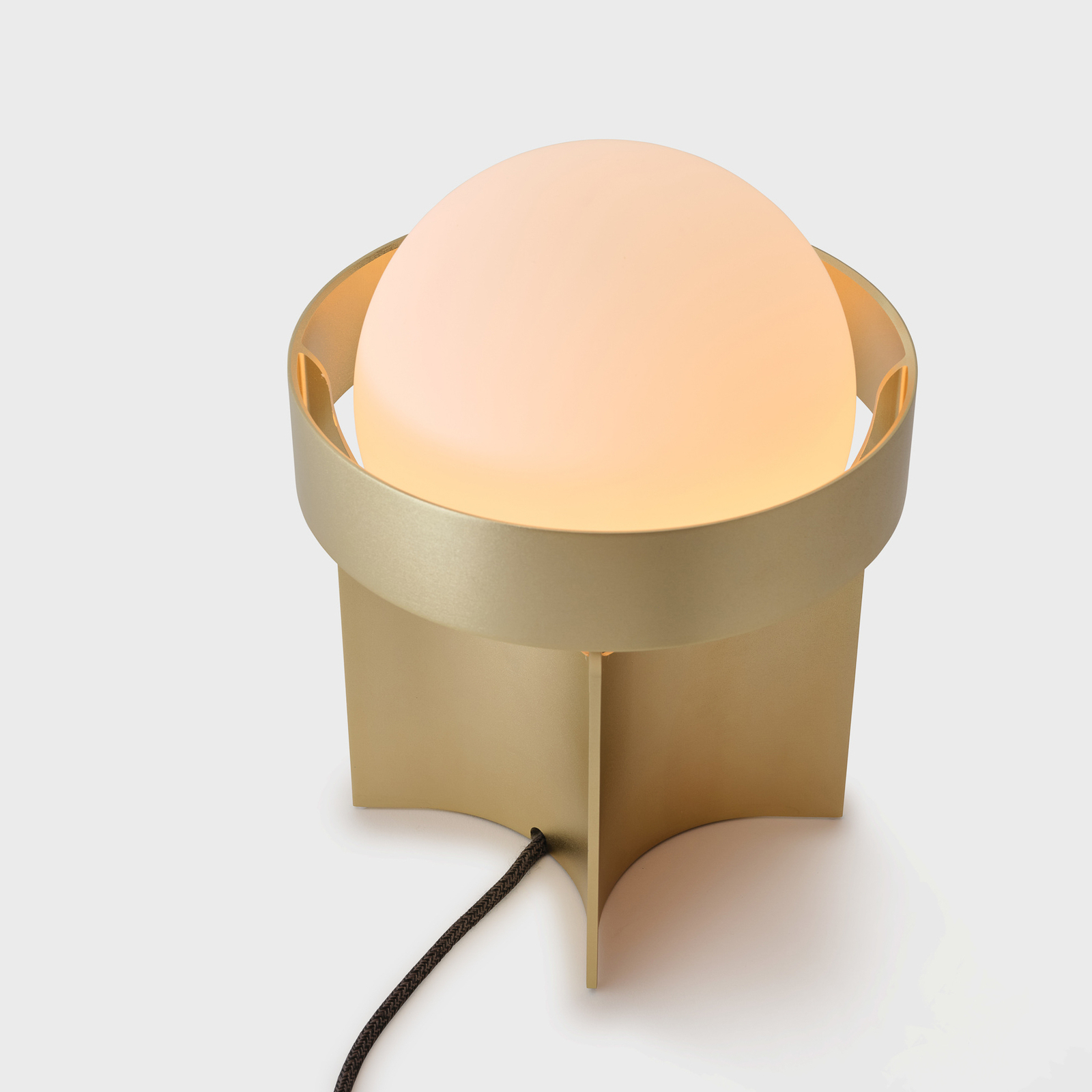 Tala pöytävalaisin Loop Large, alumiini, LED-pallo, kultainen