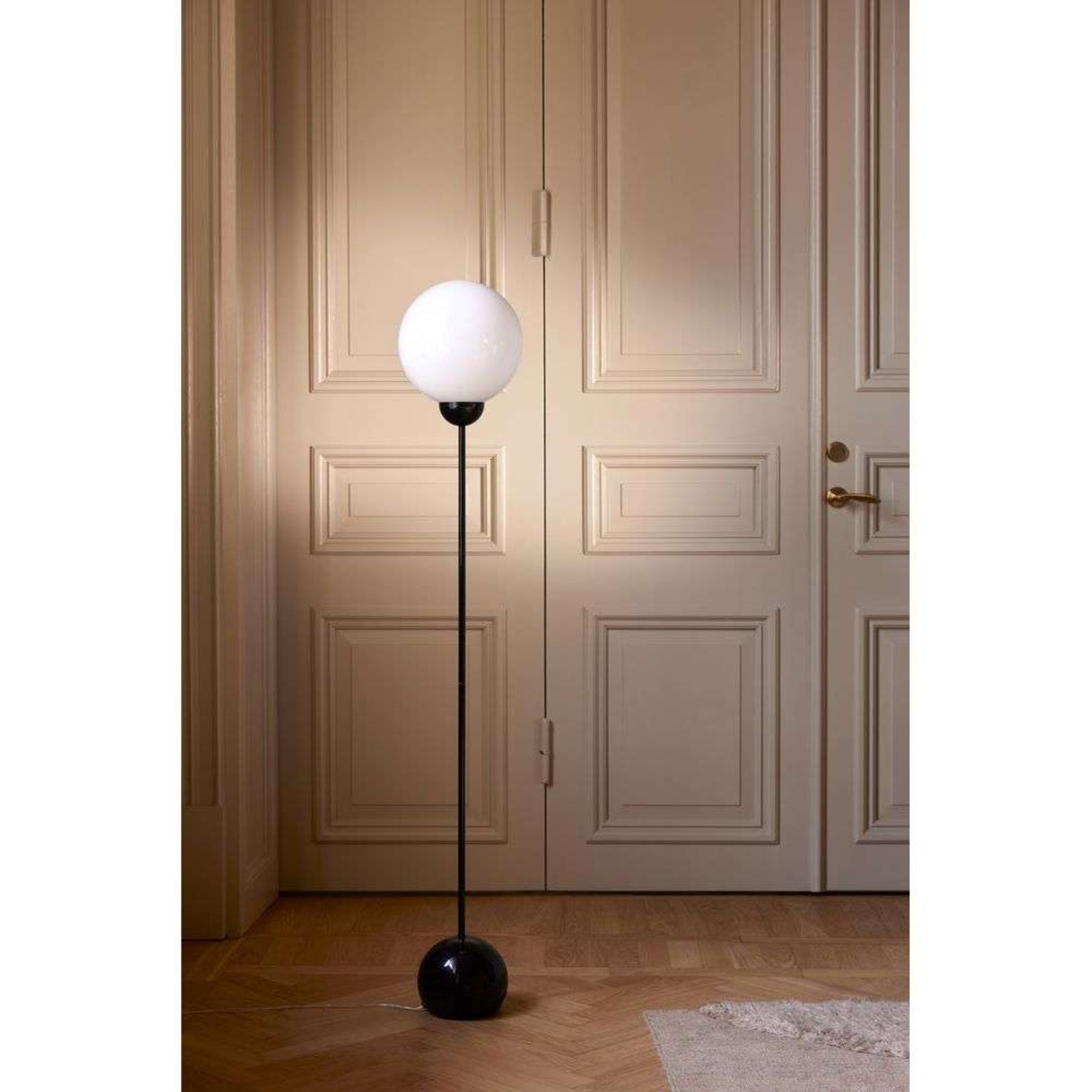 Ripley Golvlampa Black - Globen Lighting