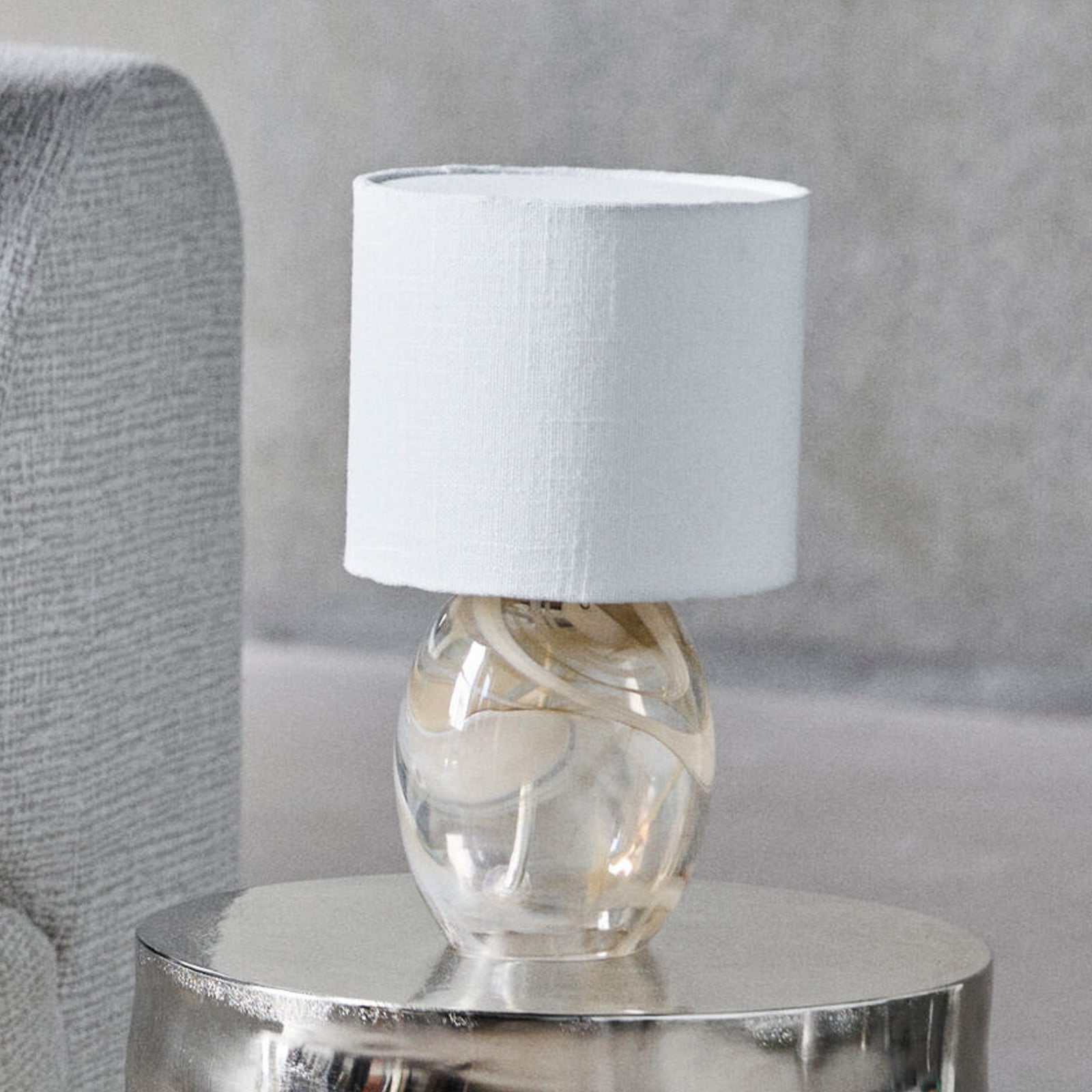 Hite bordslampa, 28 cm, krämfärgad, glas/textil – House Doctor - Vardagsrum - Design - Med en ljuskälla