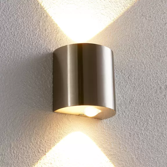 Lampenwelt Halbrunde LED-Wandleuchte Lareen, nickel satiniert