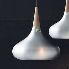 FRITZ HANSEN Orient P2 rippvalgusti alumiinium/tamm Ø 34 cm