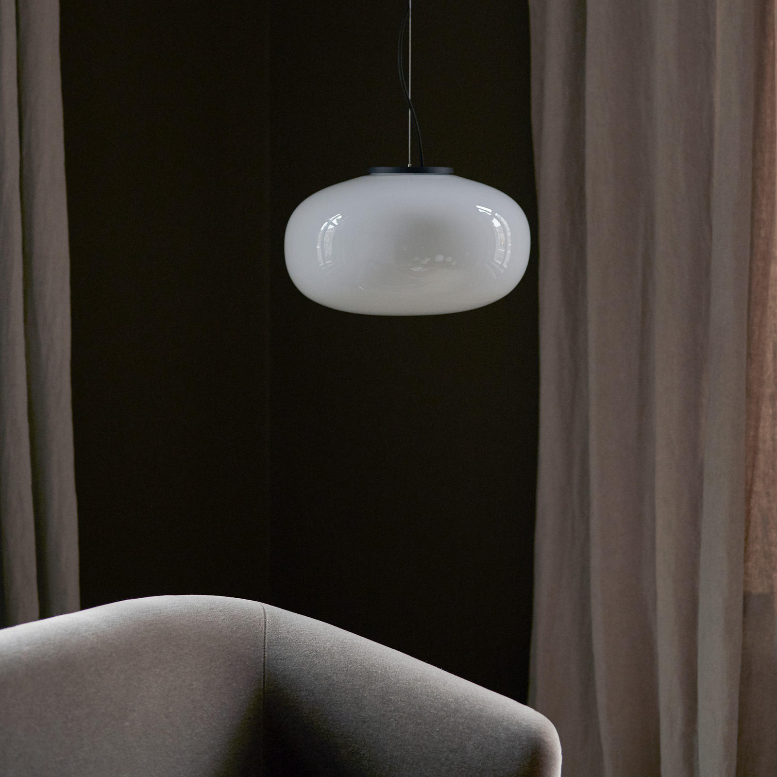 Karl-Johan Candeeiro Suspenso Ø230 Opal Glass - New Works