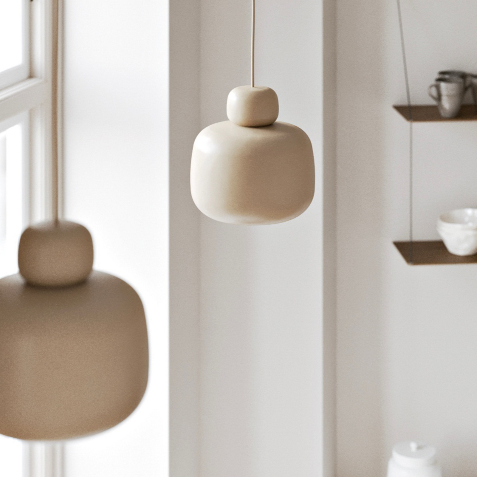 Stone-riippuvalaisin, pieni, beige, metalli, Ø 16 cm – Woud Stone-riippuvalaisin, pieni, beige, metalli, Ø 16 cm – Woud