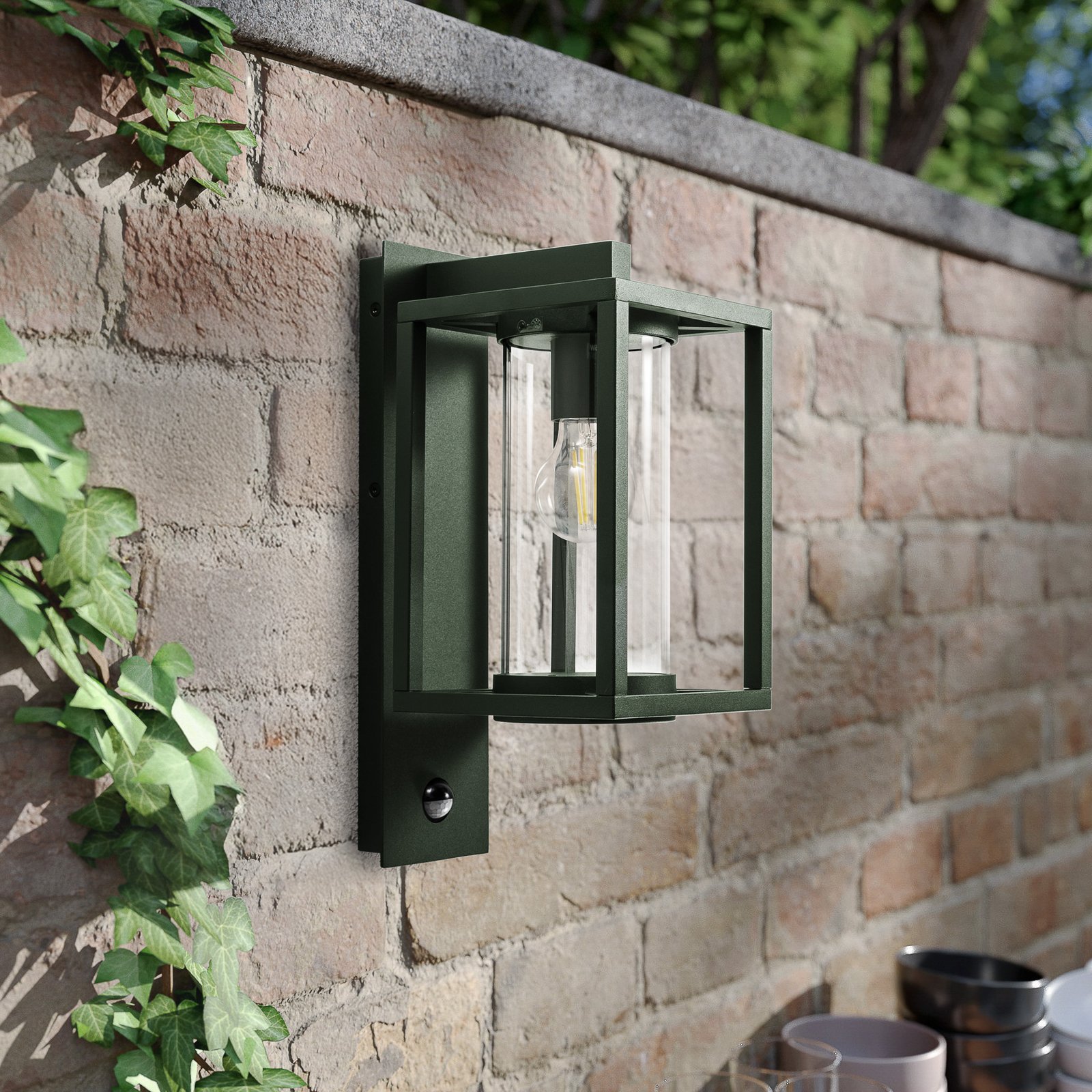 Lucande outdoor wall lamp Ferda, sensor, hanging, green, E27