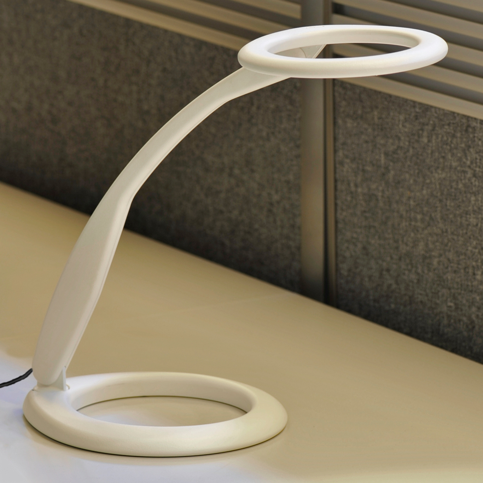 GLamOX White flexible LED light for the workplace 360, for Workroom / Office, zinc, aluminium, polycarbonate, 6 W, energy efficiency: A+, H: 35 cm
