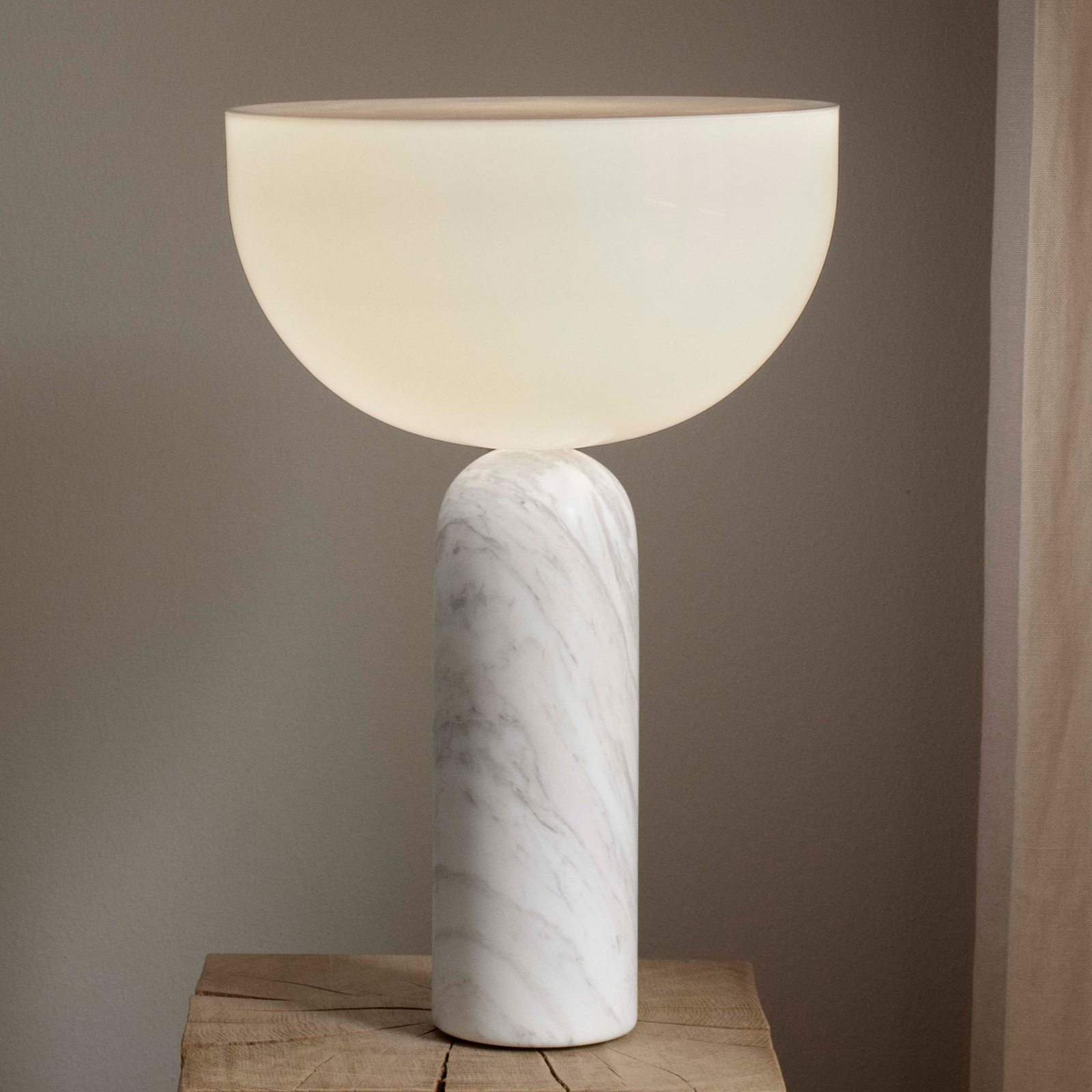 New Works Kizu Large lámpara de mesa, blanca