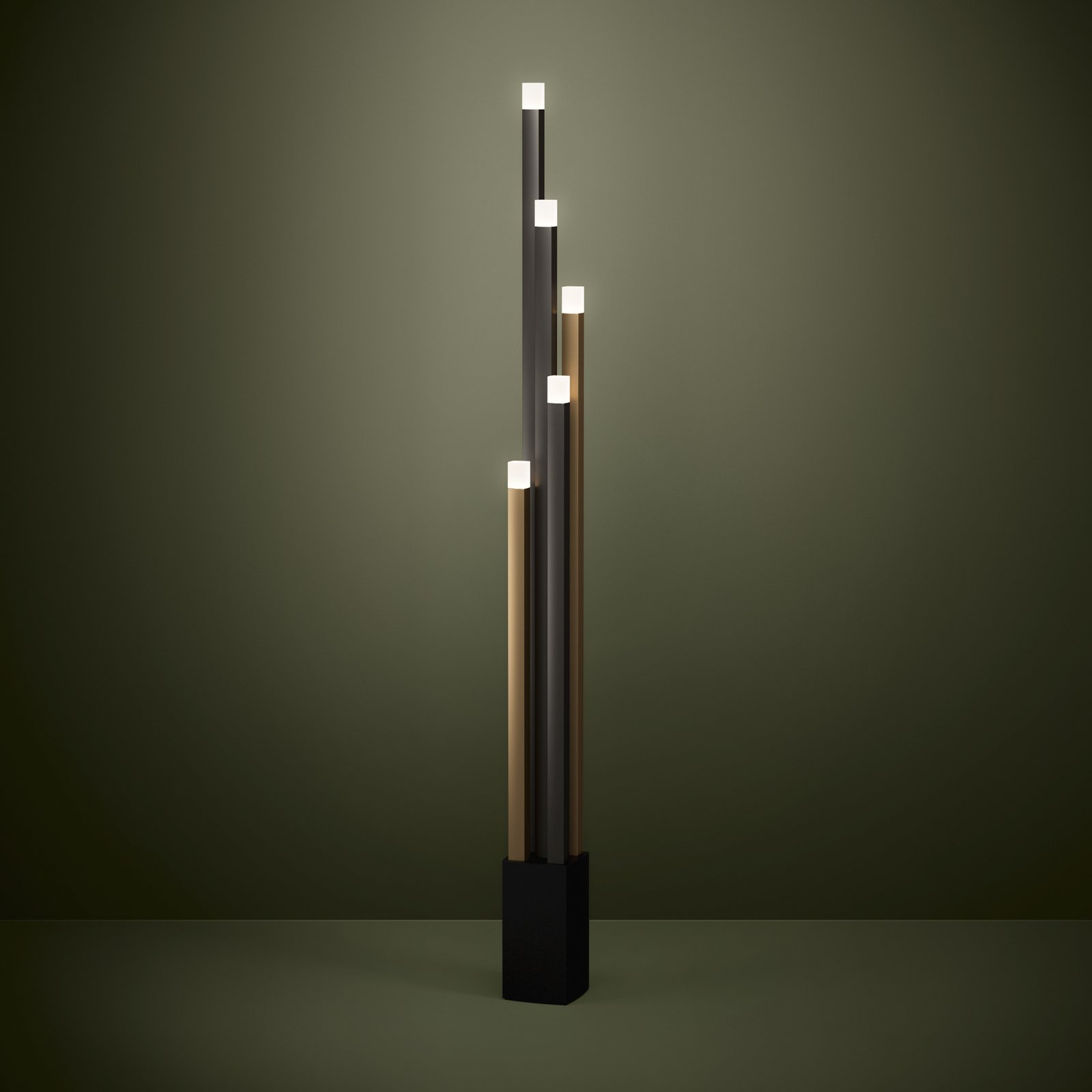 EGLO Stars Of Light LED-lattiavalaisin Estanterios, 5-lamppuinen EGLO Stars Of Light LED-lattiavalaisin Estanterios, 5-lamppuinen