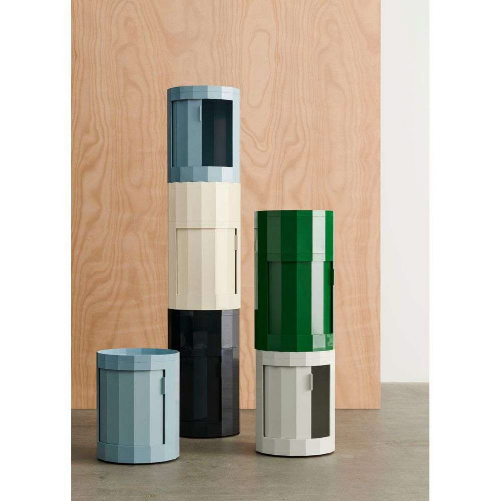 Facet Beistelltisch, grau, 49 cm, Füße und Rollen - HAY Facet Beistelltisch, grau, 49 cm, Füße und Rollen - HAY