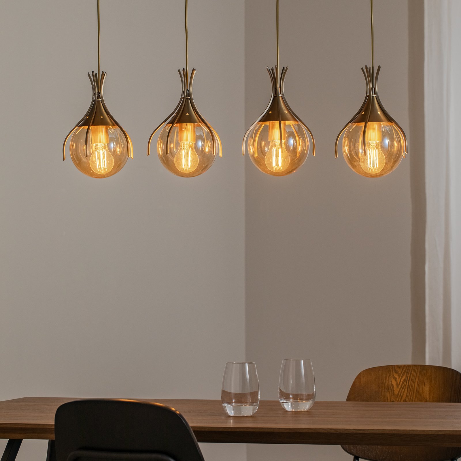 Hanglamp Sinka, barnsteen/antiek goud, 80 cm glas/metaal 4flg.