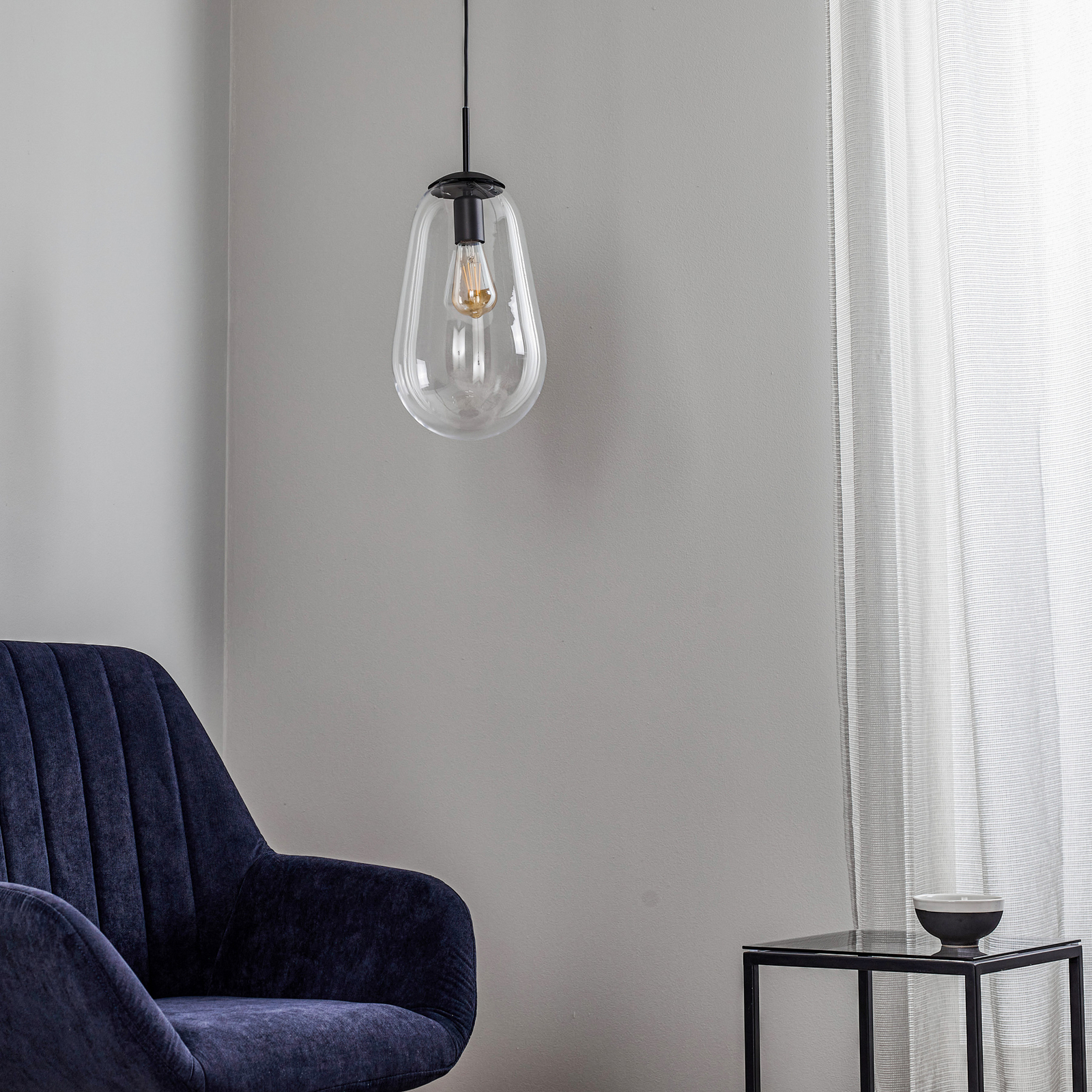 Hanglamp Pear M met glazen kap, zwart