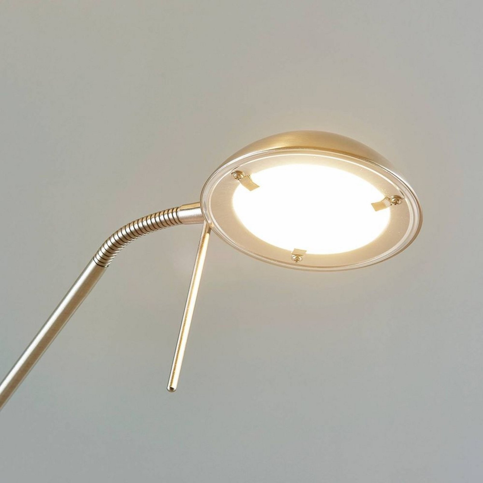 Yveta Lampadar Nickel/White - Lindby