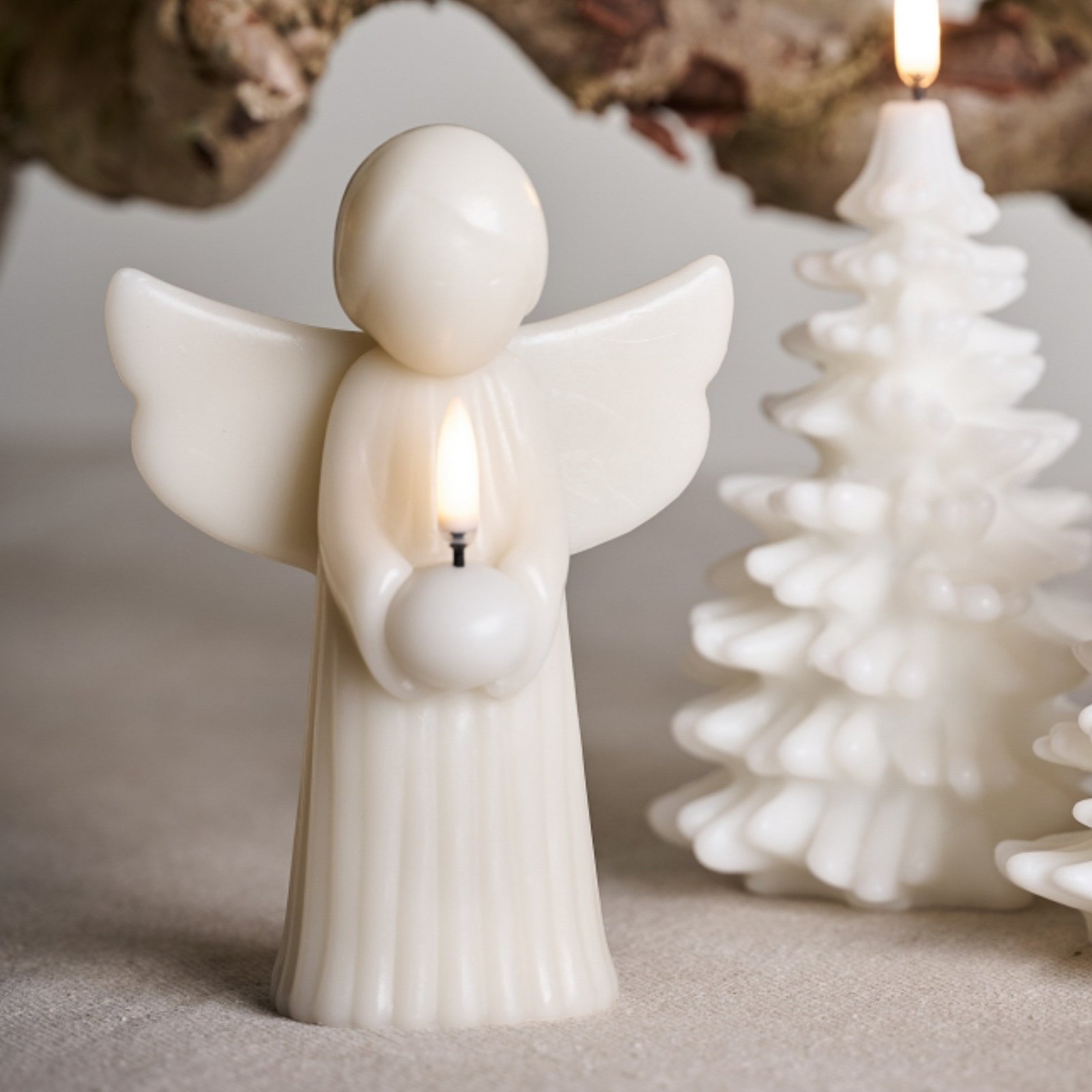 Candela LED ANGEL, grigia, cera, altezza 16 cm - Uyuni Lighting Candela LED ANGEL, grigia, cera, altezza 16 cm - Uyuni Lighting