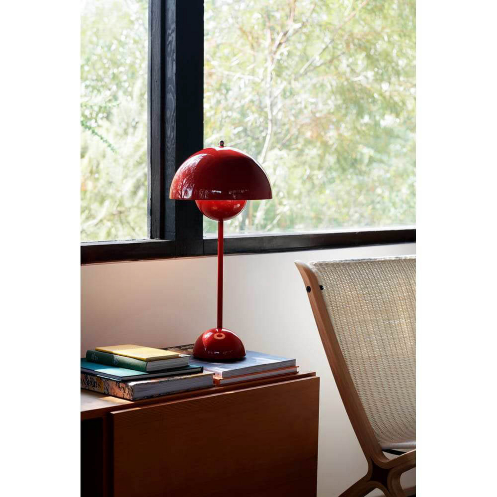 Flowerpot VP3 Table Lamp Vermilion Red - &Tradition