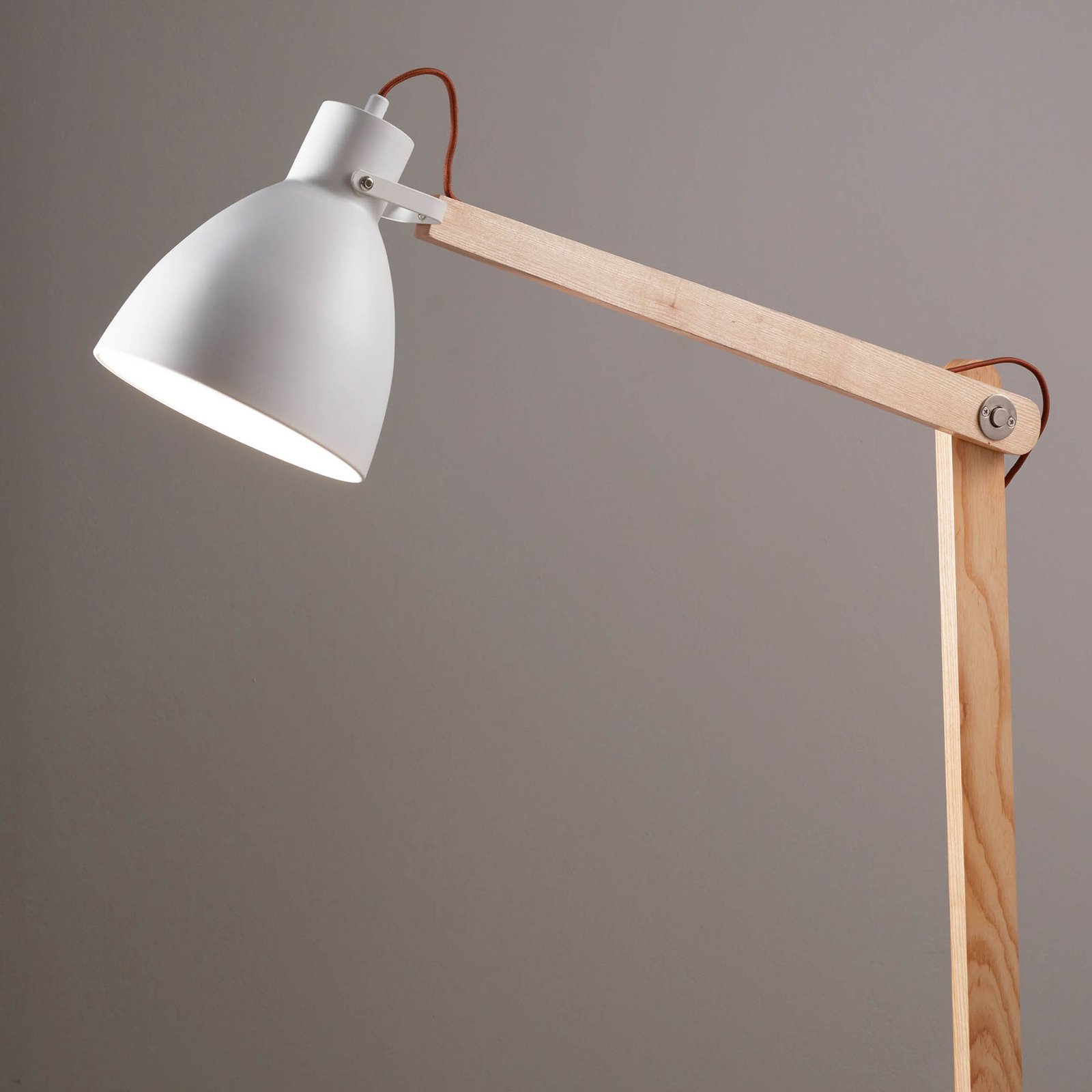 Stolní lampa Sveva ze dřeva, bílá/jasan