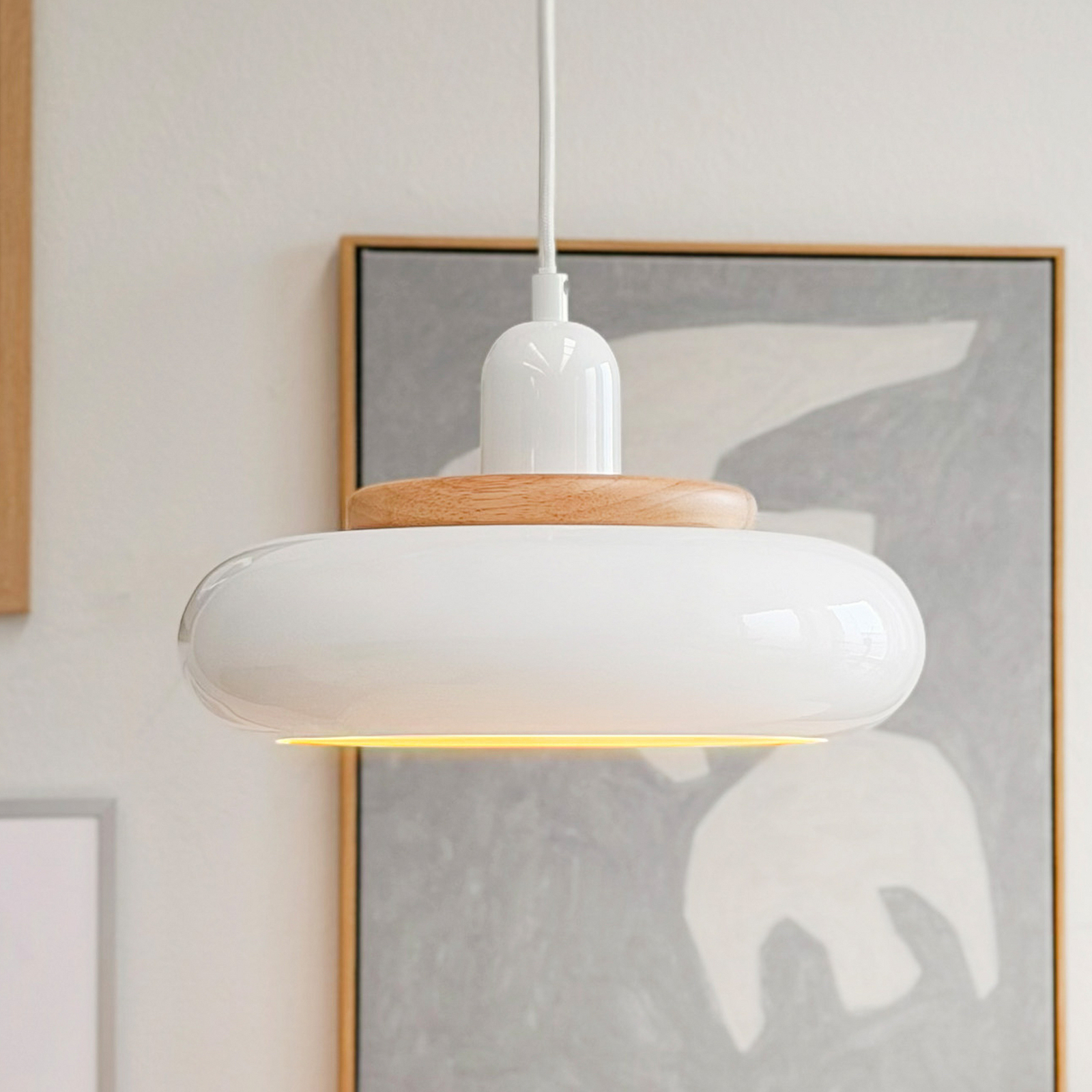 Dyberg Larsen riputatav lamp Planet Mini, valge, Ø 27 cm, metall