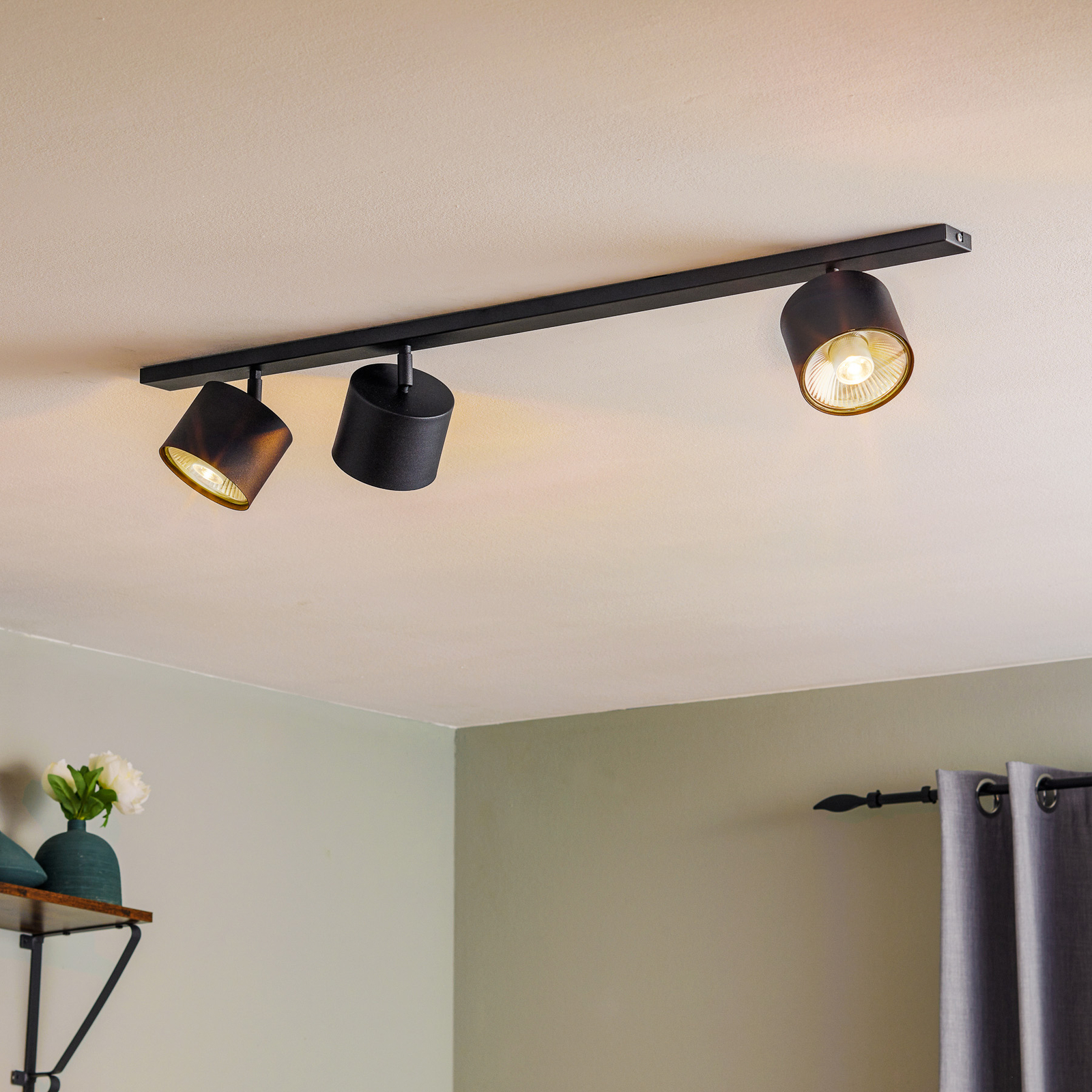Taklampe 1 047, tre lyskilder, svart