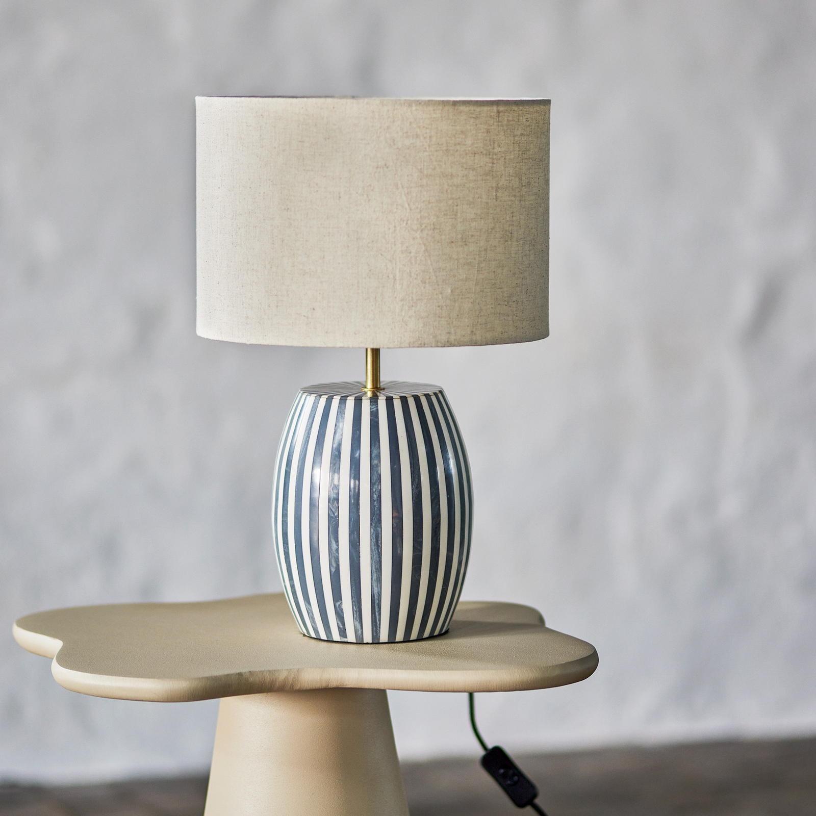 Tali bordlampe, creme/grøn, metal – Bloomingville Tali bordlampe, creme/grøn, metal – Bloomingville