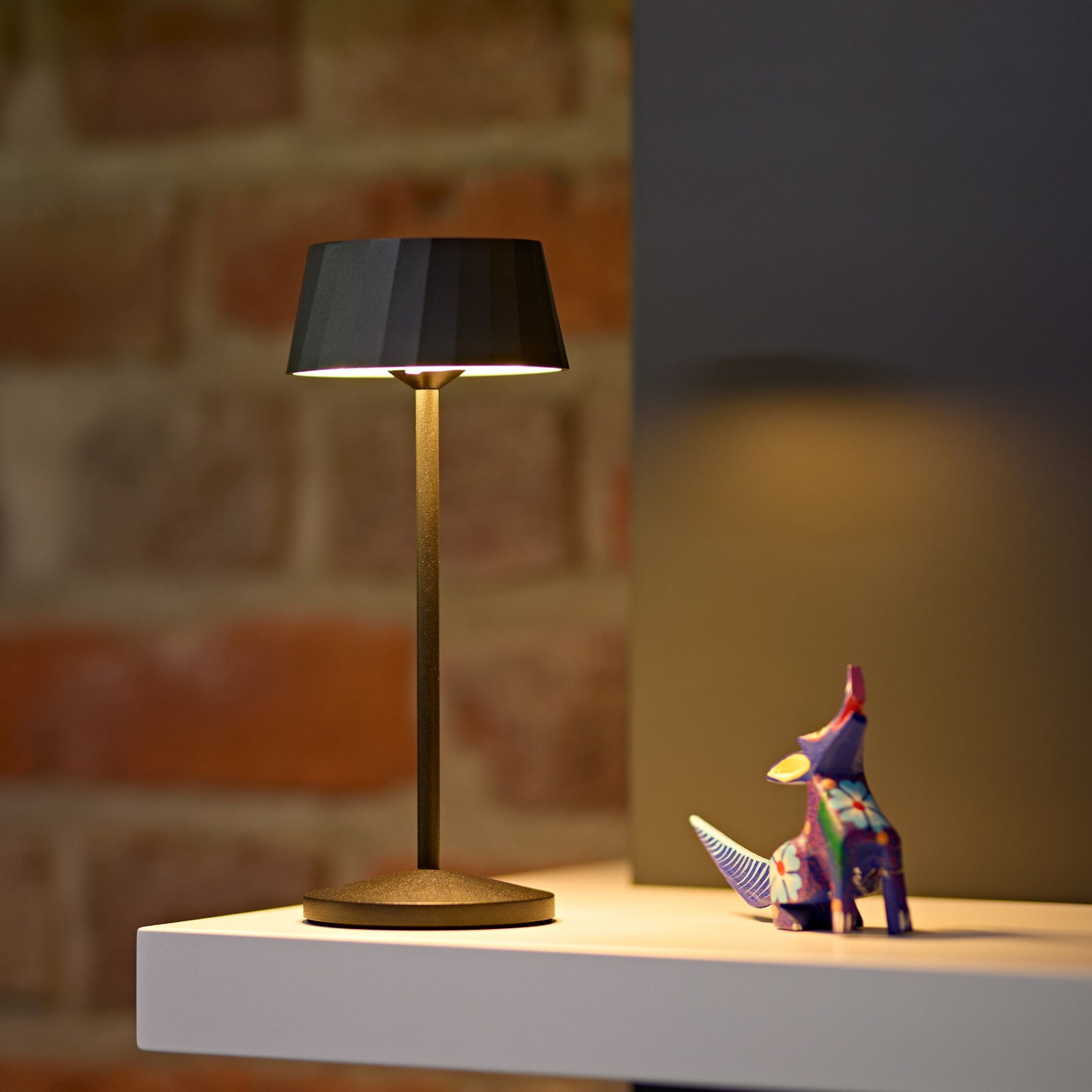 Candeeiro de mesa LED recarregável Facetta, preto, 22 cm, metal CCT IP44