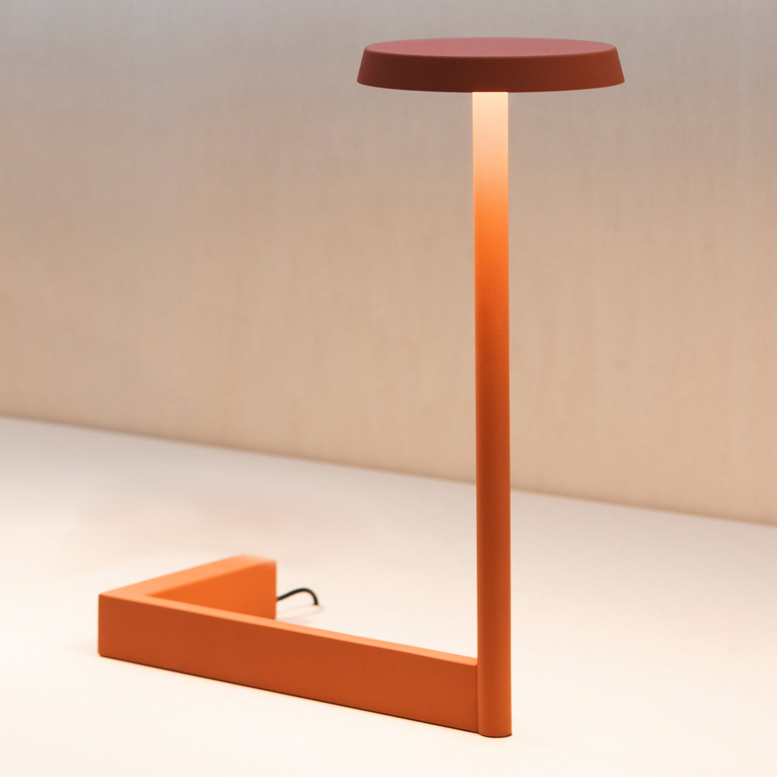 Vibia Flat lampa stołowa LED 30 cm terracotta