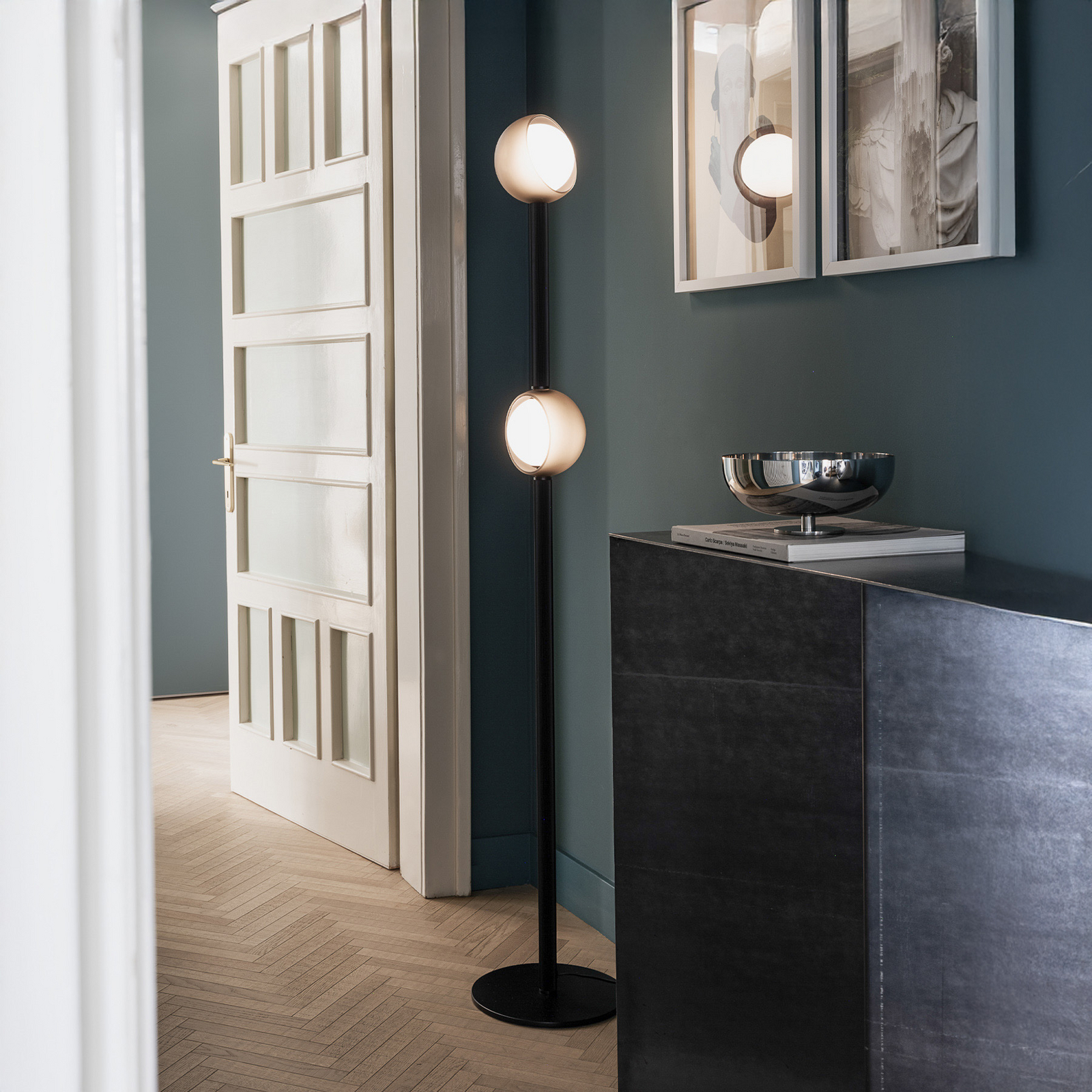 LED стояща лампа IDEAL LUX Bloom, височина 170 см, черна, с 2 лампи LED стояща лампа IDEAL LUX Bloom, височина 170 см, черна, с 2 лампи