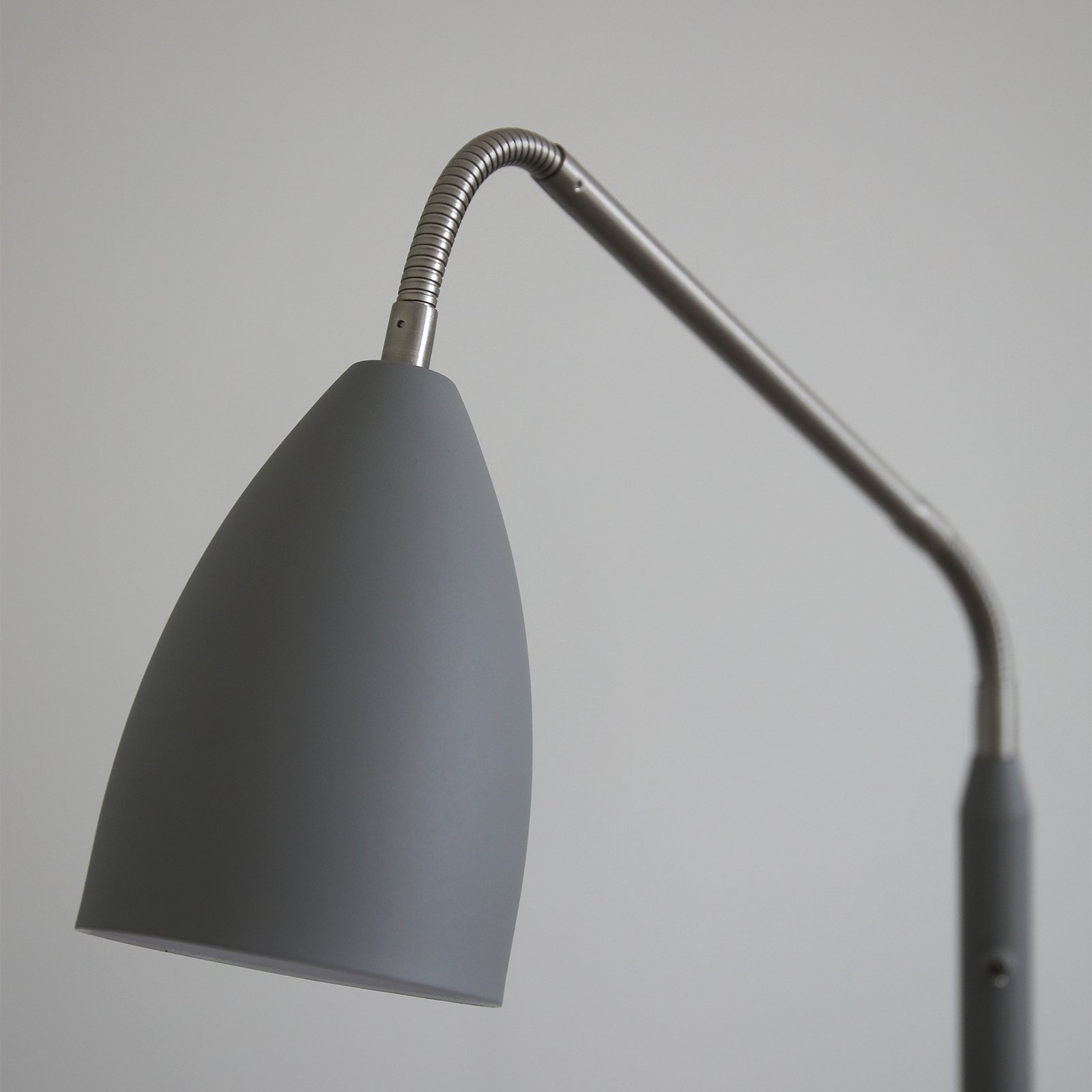 Markslöjd LED-Standleuchte Patro, grau, Metall, dimmbar