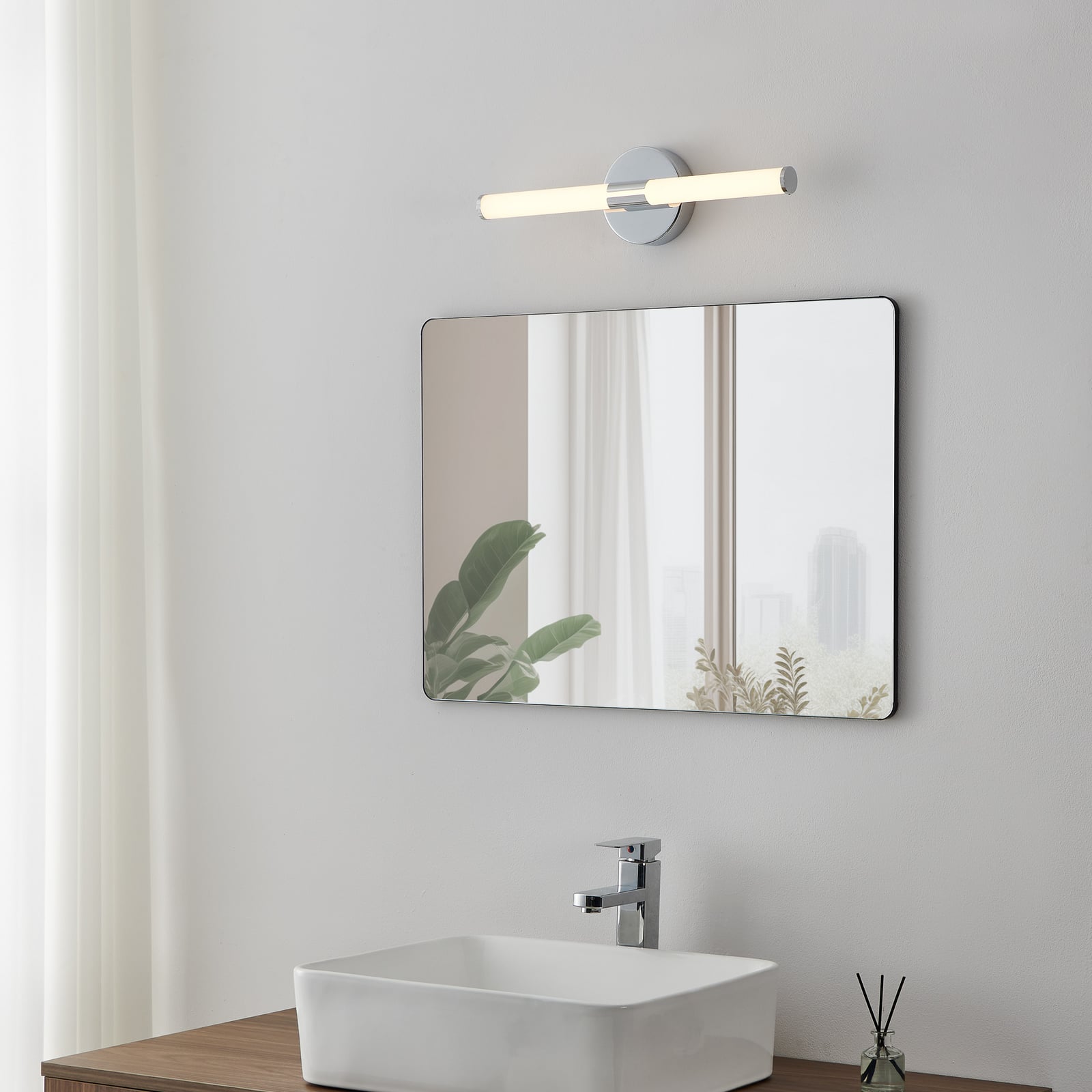 LED-Wandleuchte Ramola, chromfarben, Breite 45 cm, IP44, CCT