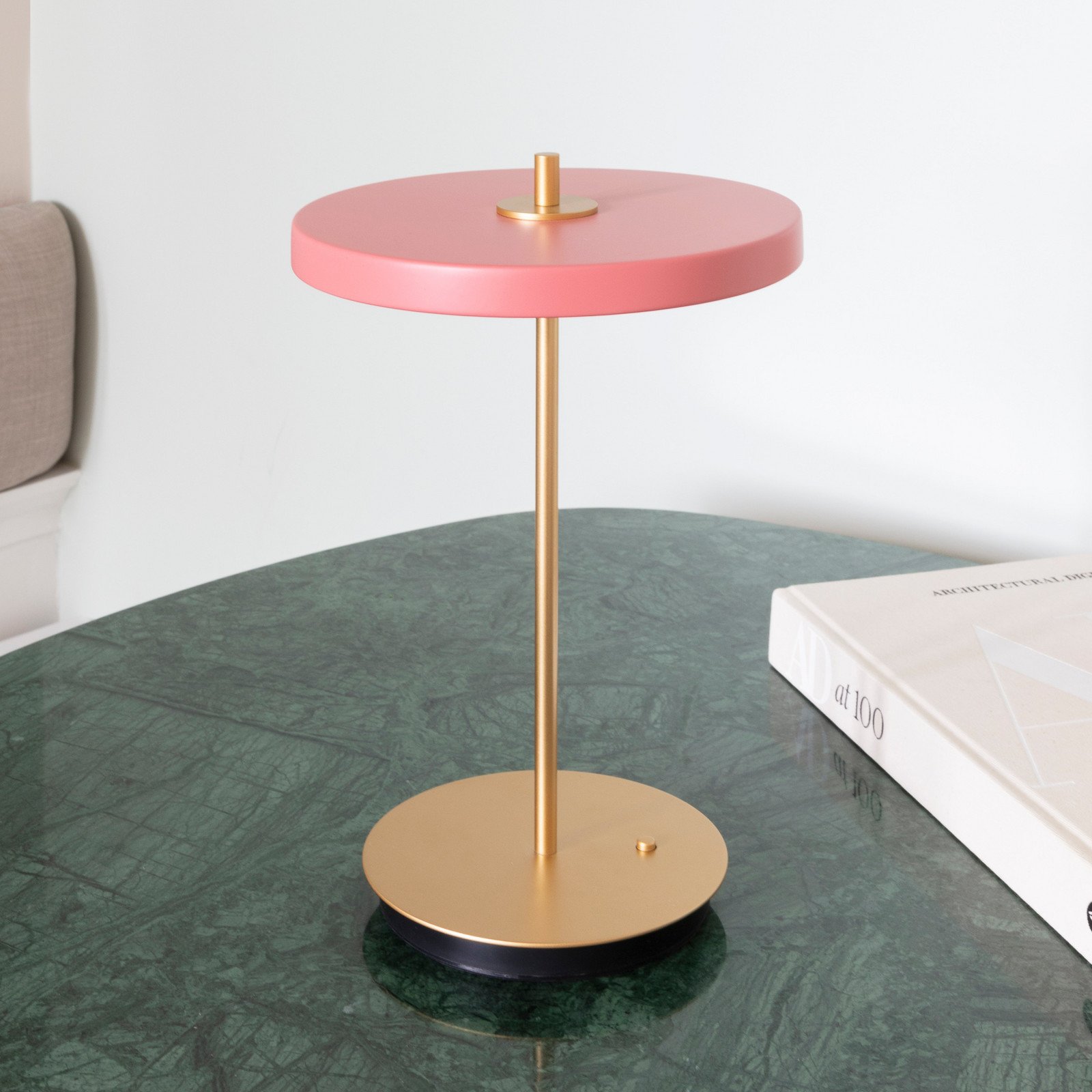 Lampa de masă cu baterie LED UMAGE Asteria Move roz/alamă 31 cm - Camera de zi / sufragerie - Design - Metal