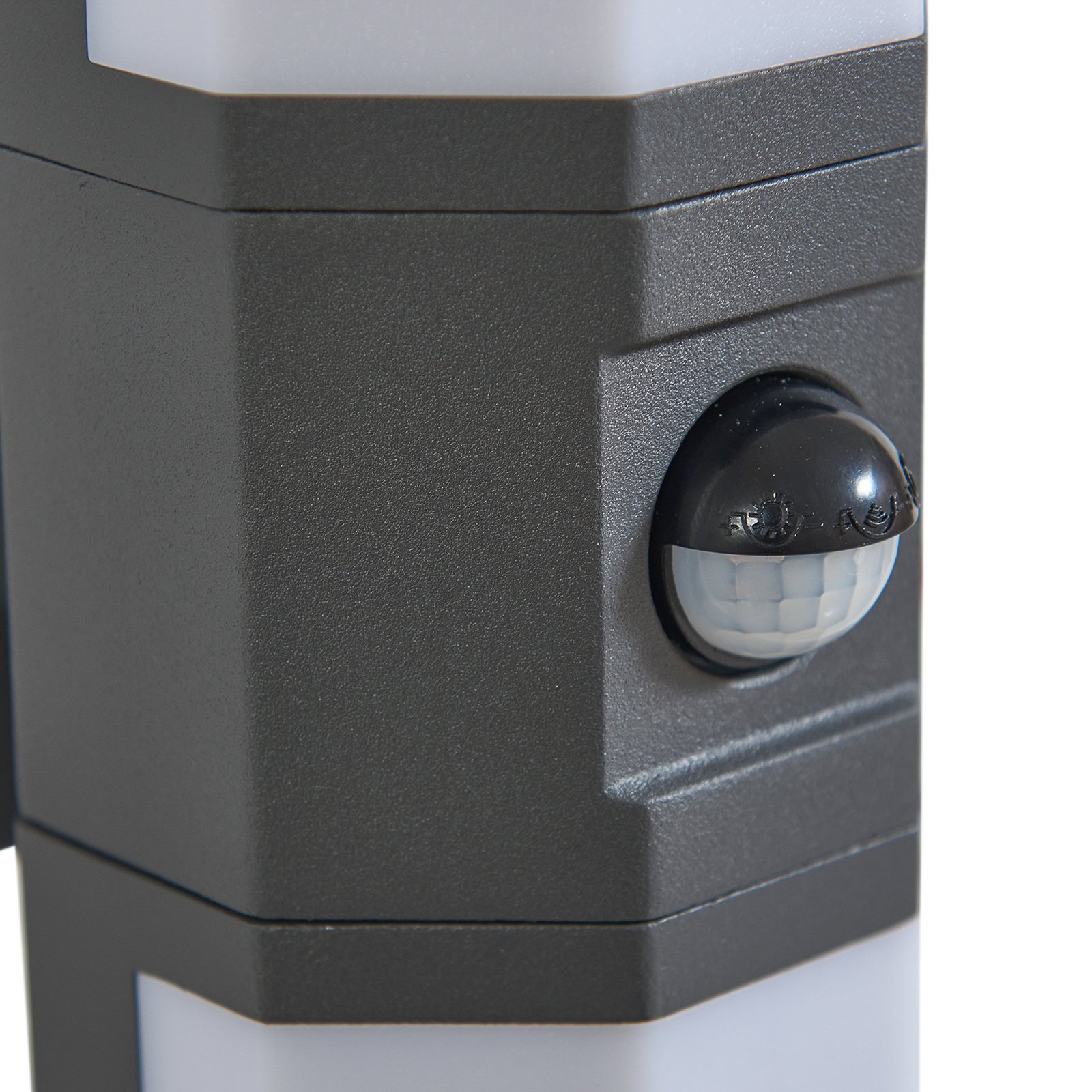 Lindby Applique da esterno a LED Alaric, alluminio, grigio scuro, sensore